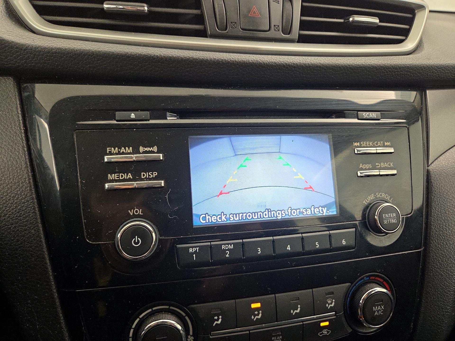 Thumbnail: 2016 Nissan Rogue - 14