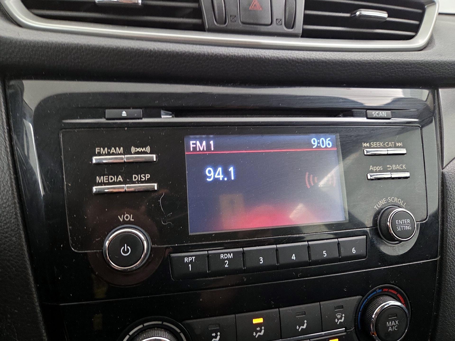 Thumbnail: 2016 Nissan Rogue - 15