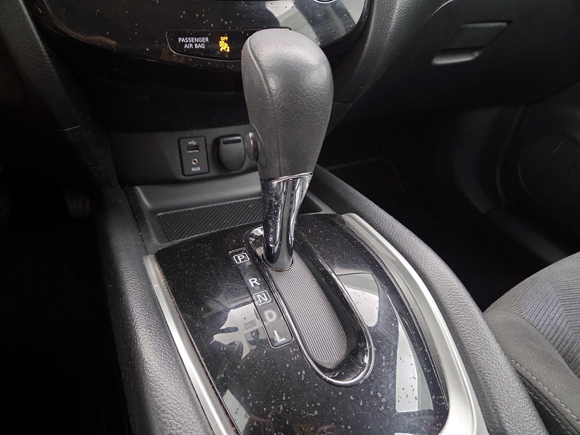 Thumbnail: 2016 Nissan Rogue - 17