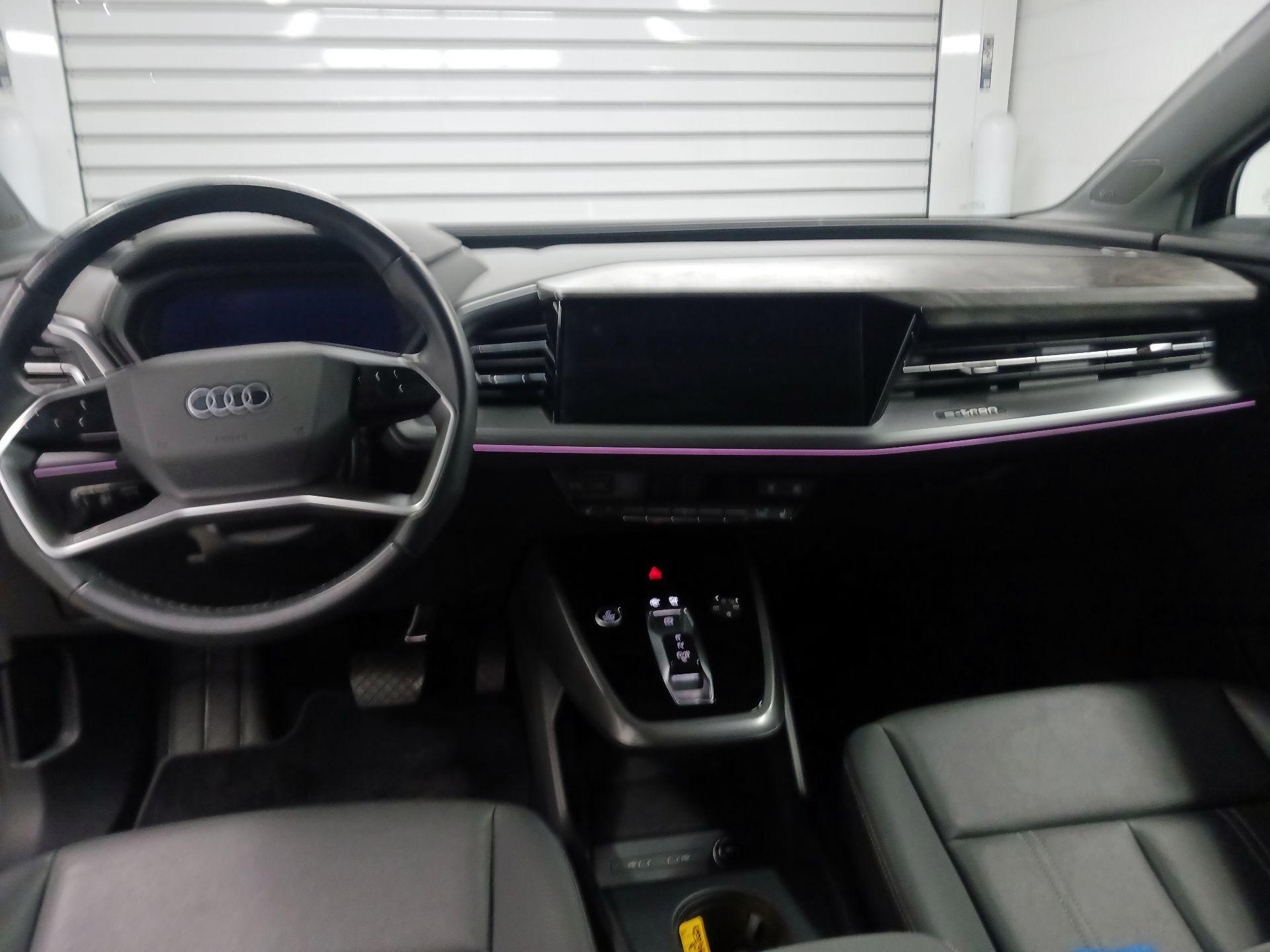 Thumbnail: 2023 Audi Q4 e-tron - 9