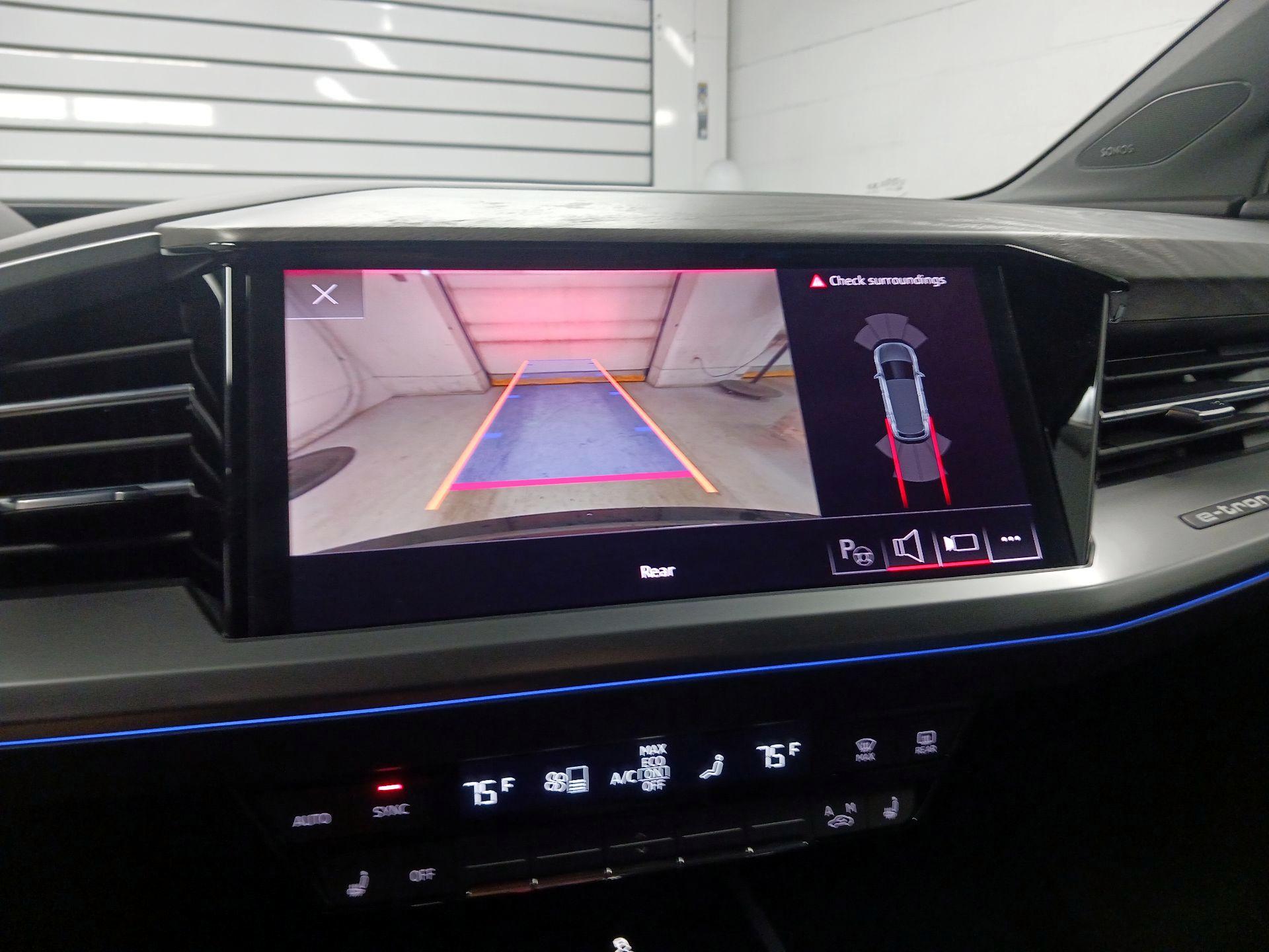 Thumbnail: 2023 Audi Q4 e-tron - 13