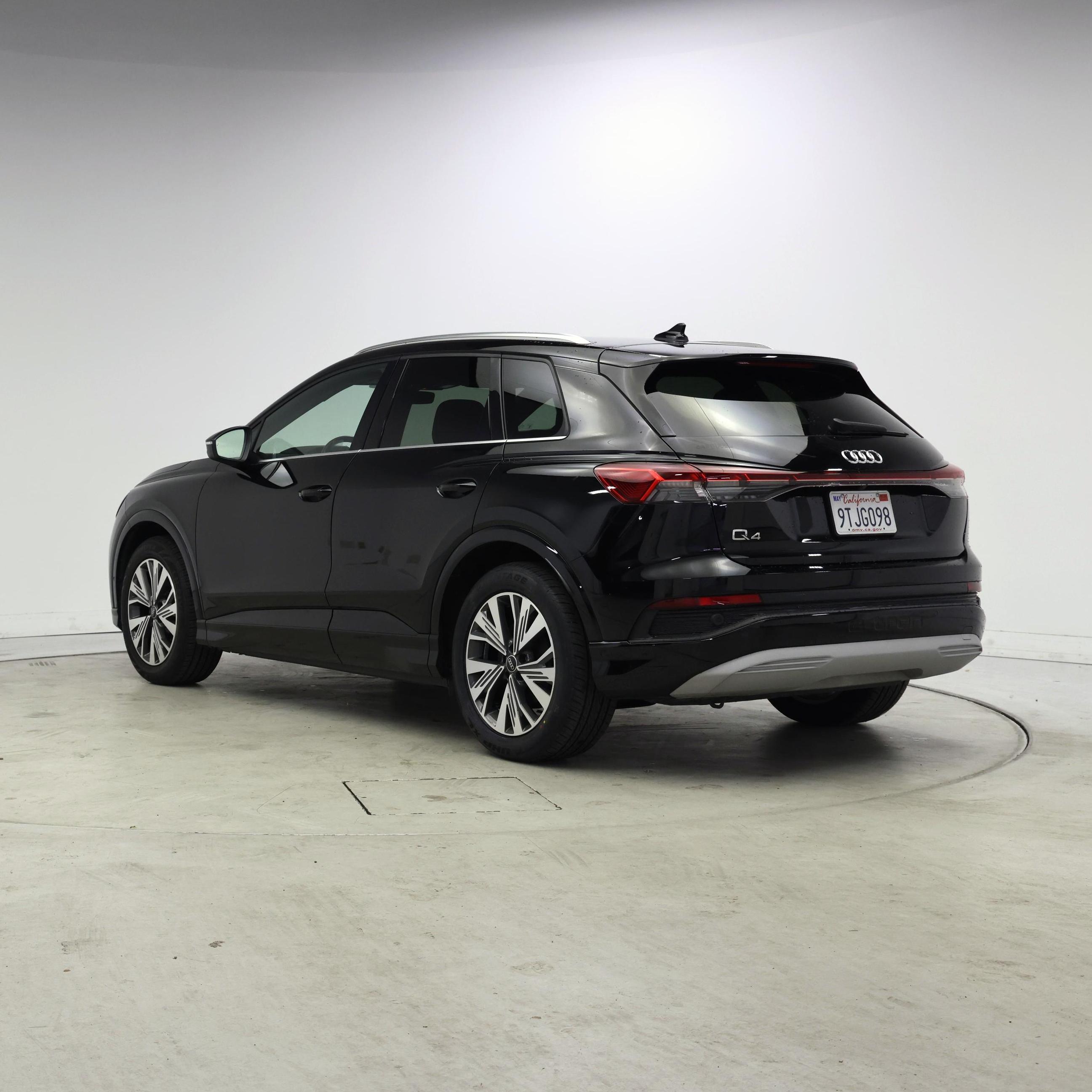 Thumbnail: 2023 Audi Q4 e-tron - 2