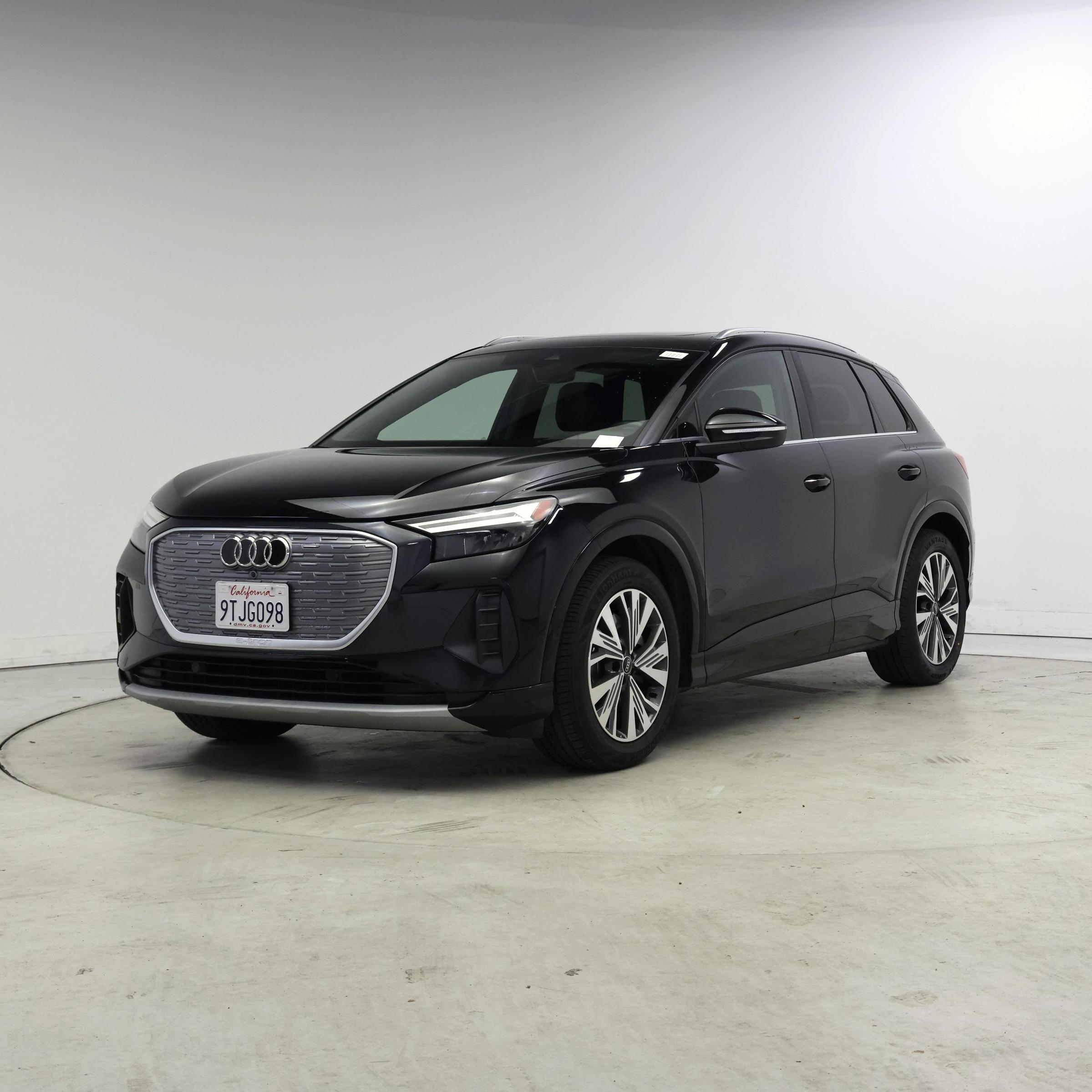 Thumbnail: 2023 Audi Q4 e-tron - 4