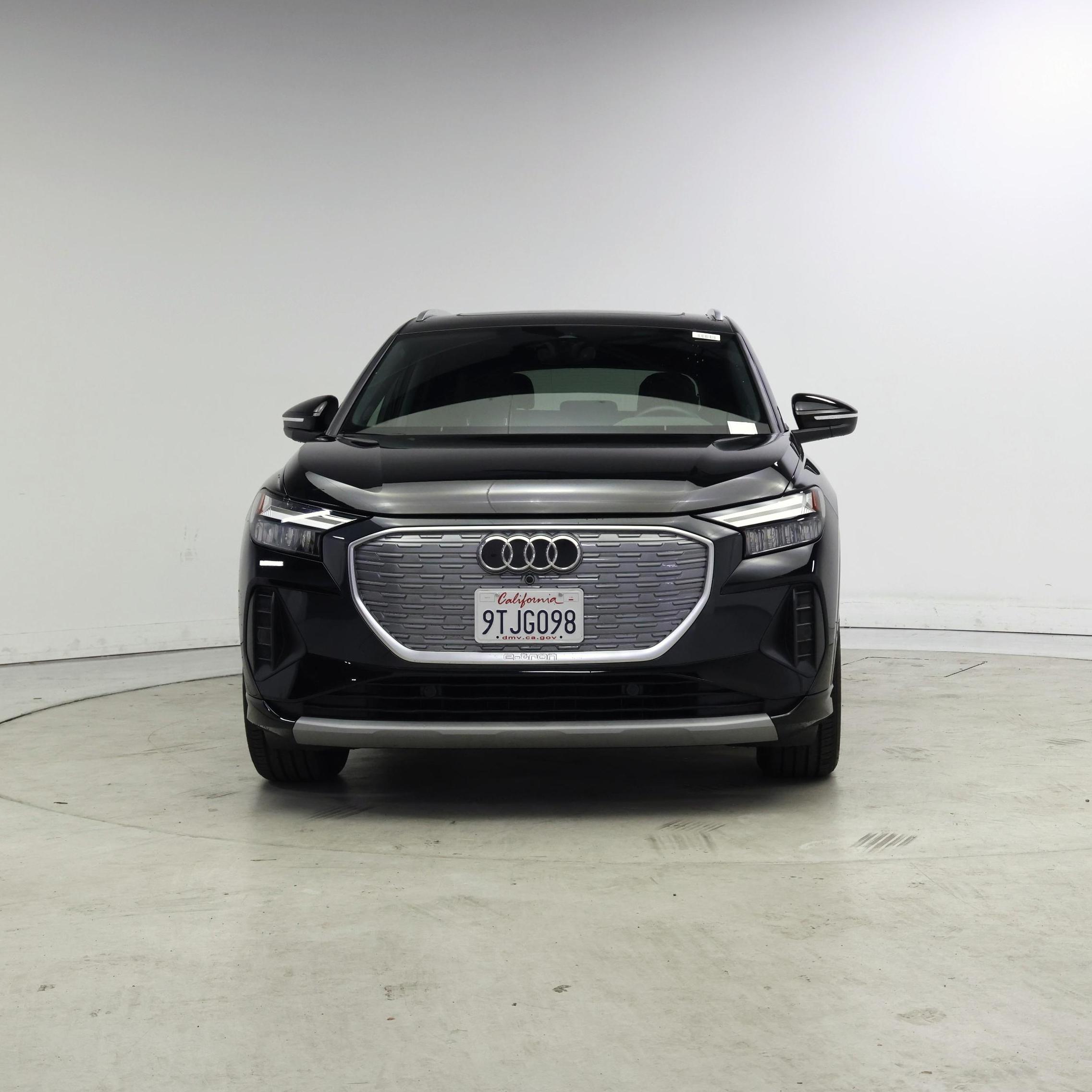 Thumbnail: 2023 Audi Q4 e-tron - 5