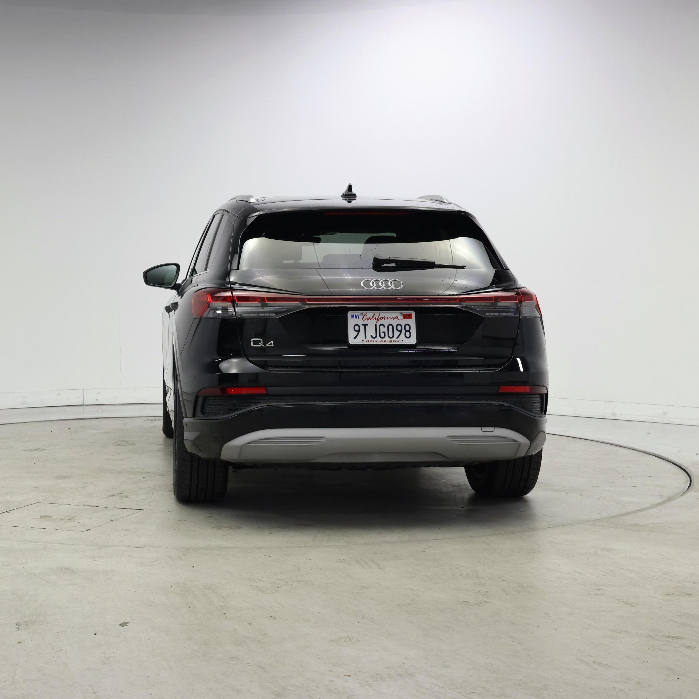 Thumbnail: 2023 Audi Q4 e-tron - 6