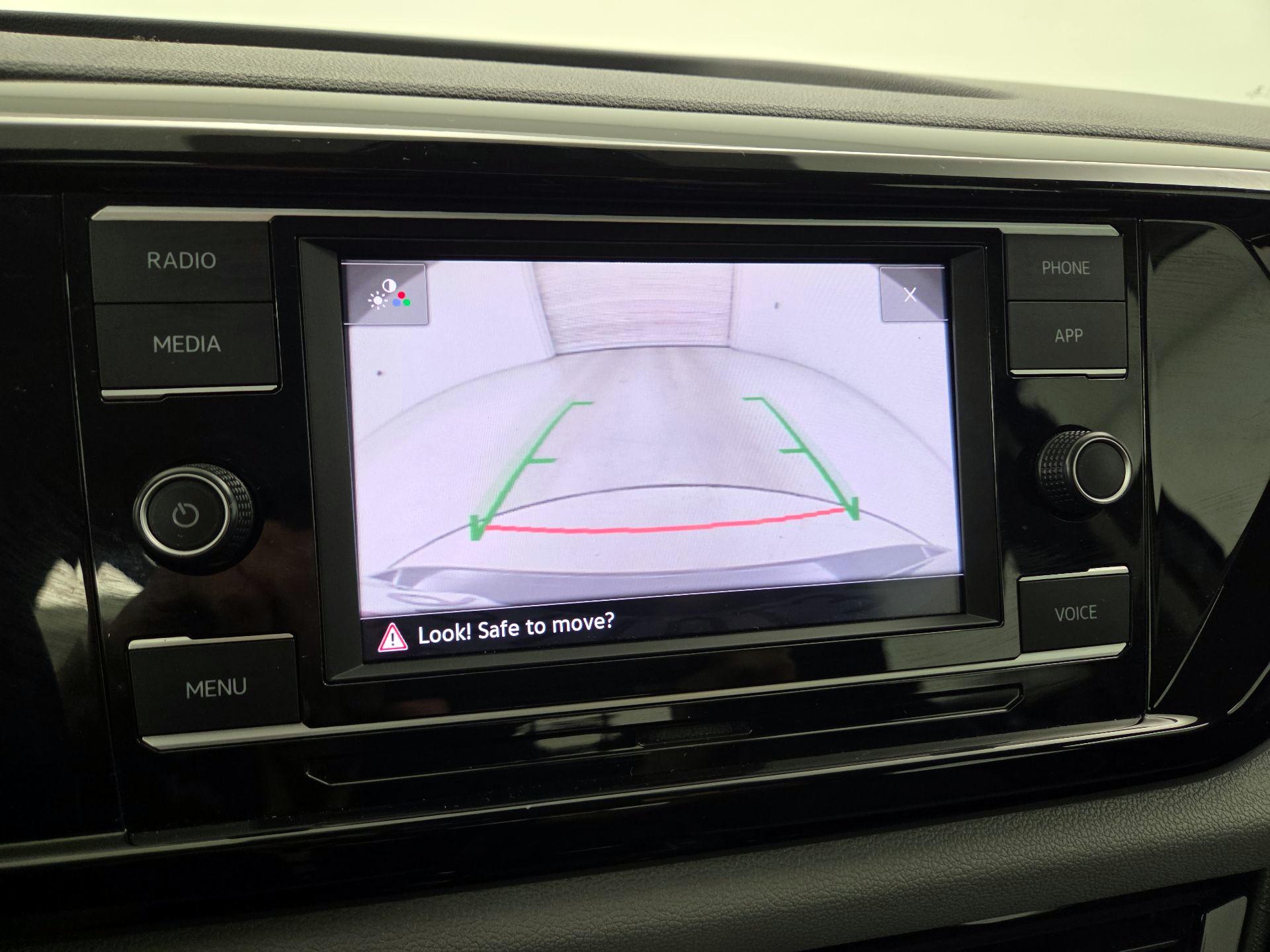 Thumbnail: 2022 Volkswagen Taos - 14