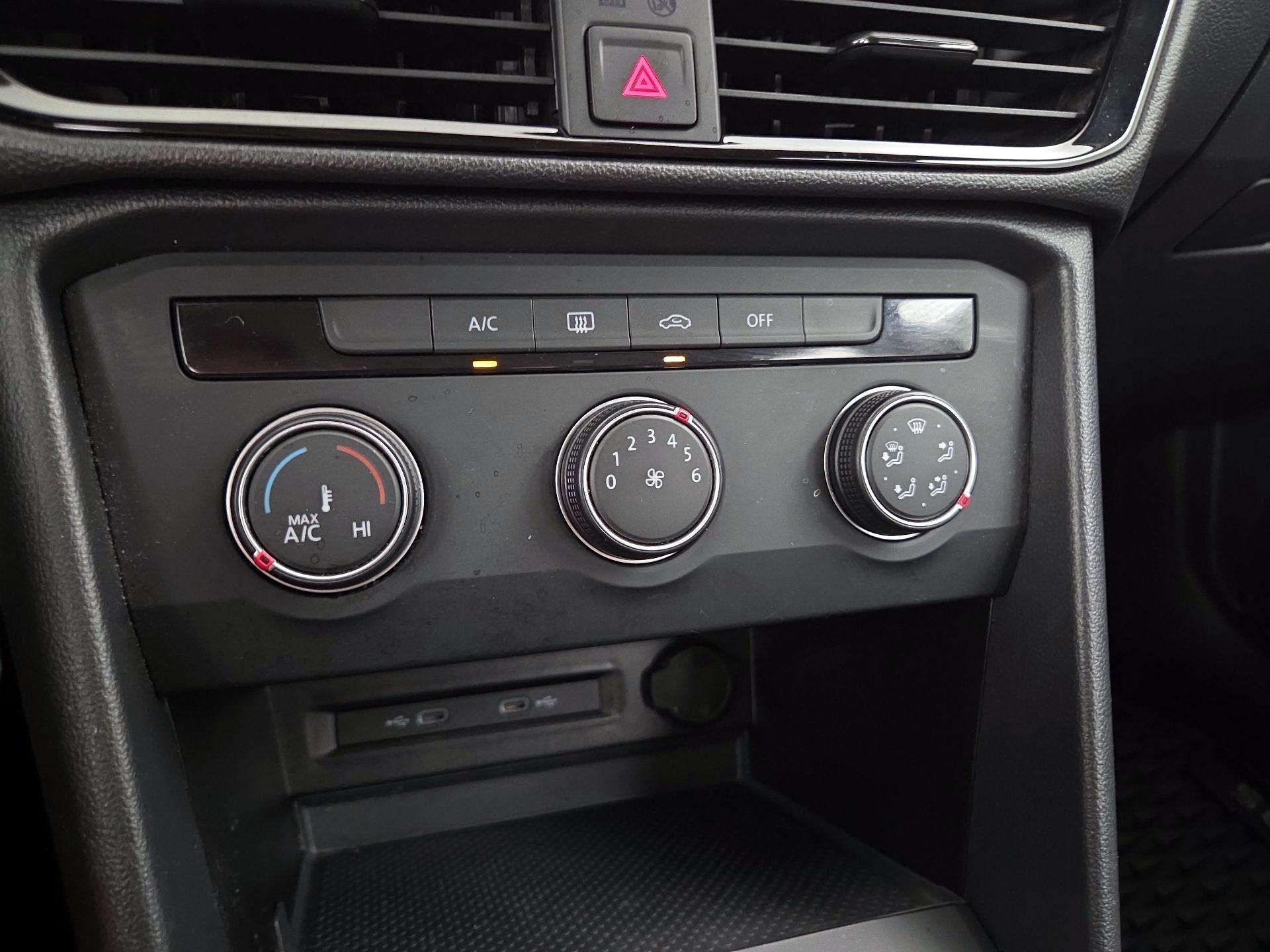 Thumbnail: 2022 Volkswagen Taos - 16