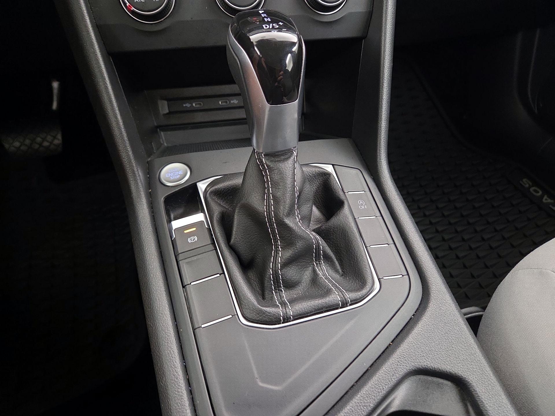 Thumbnail: 2022 Volkswagen Taos - 17