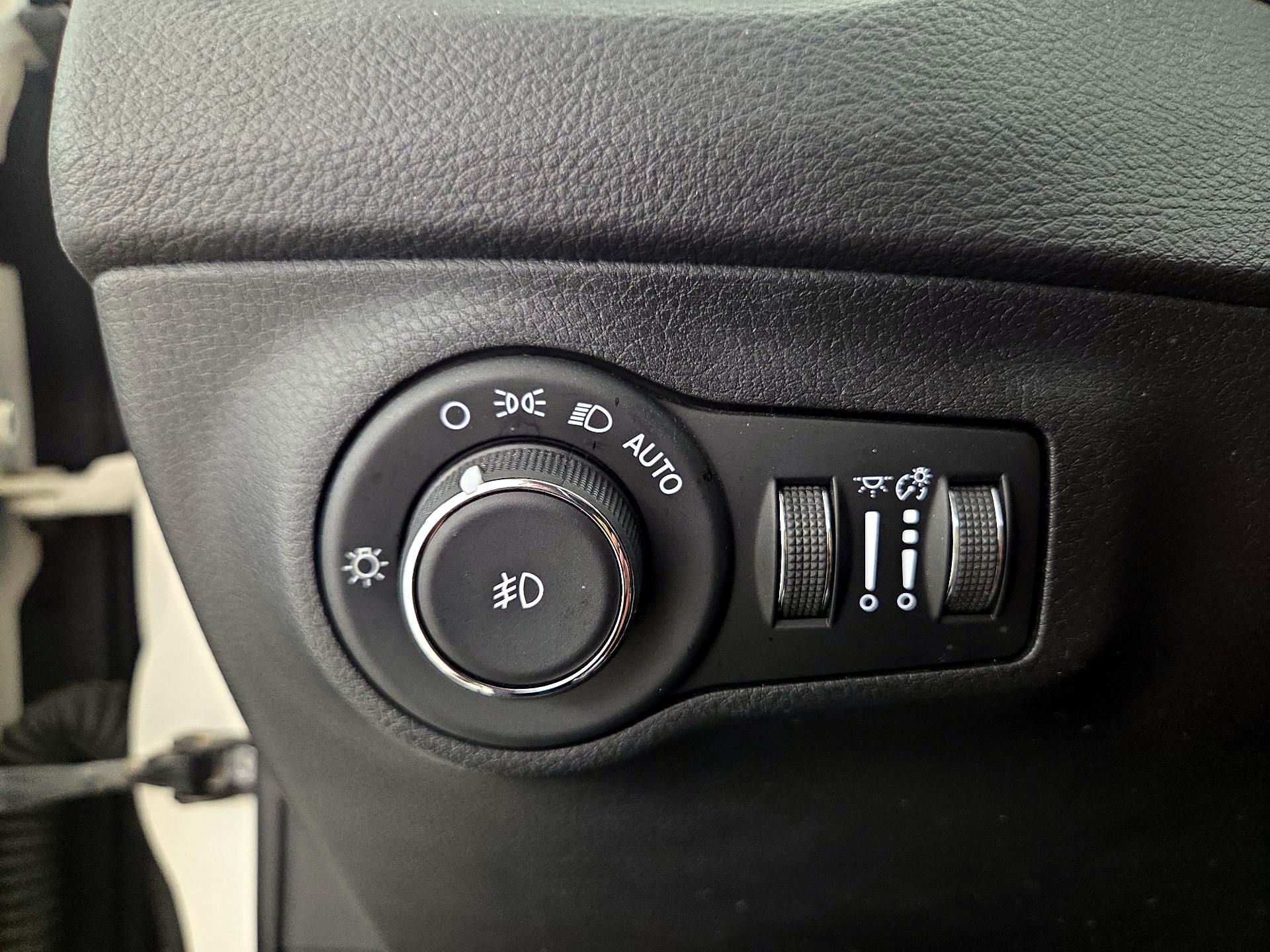 Thumbnail: 2018 Jeep Compass - 13