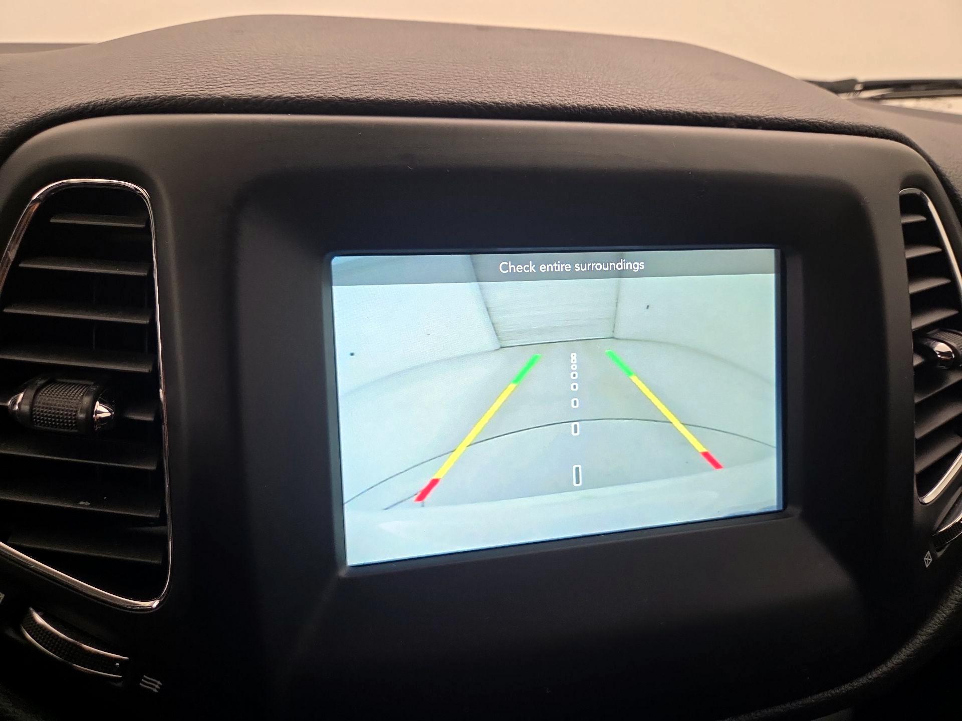 Thumbnail: 2018 Jeep Compass - 14