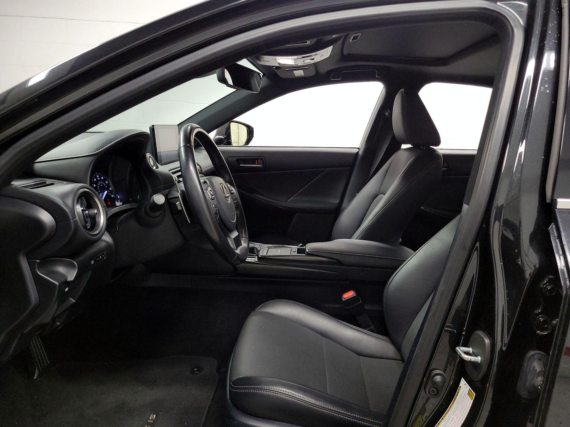 Thumbnail: 2021 Lexus IS - 11