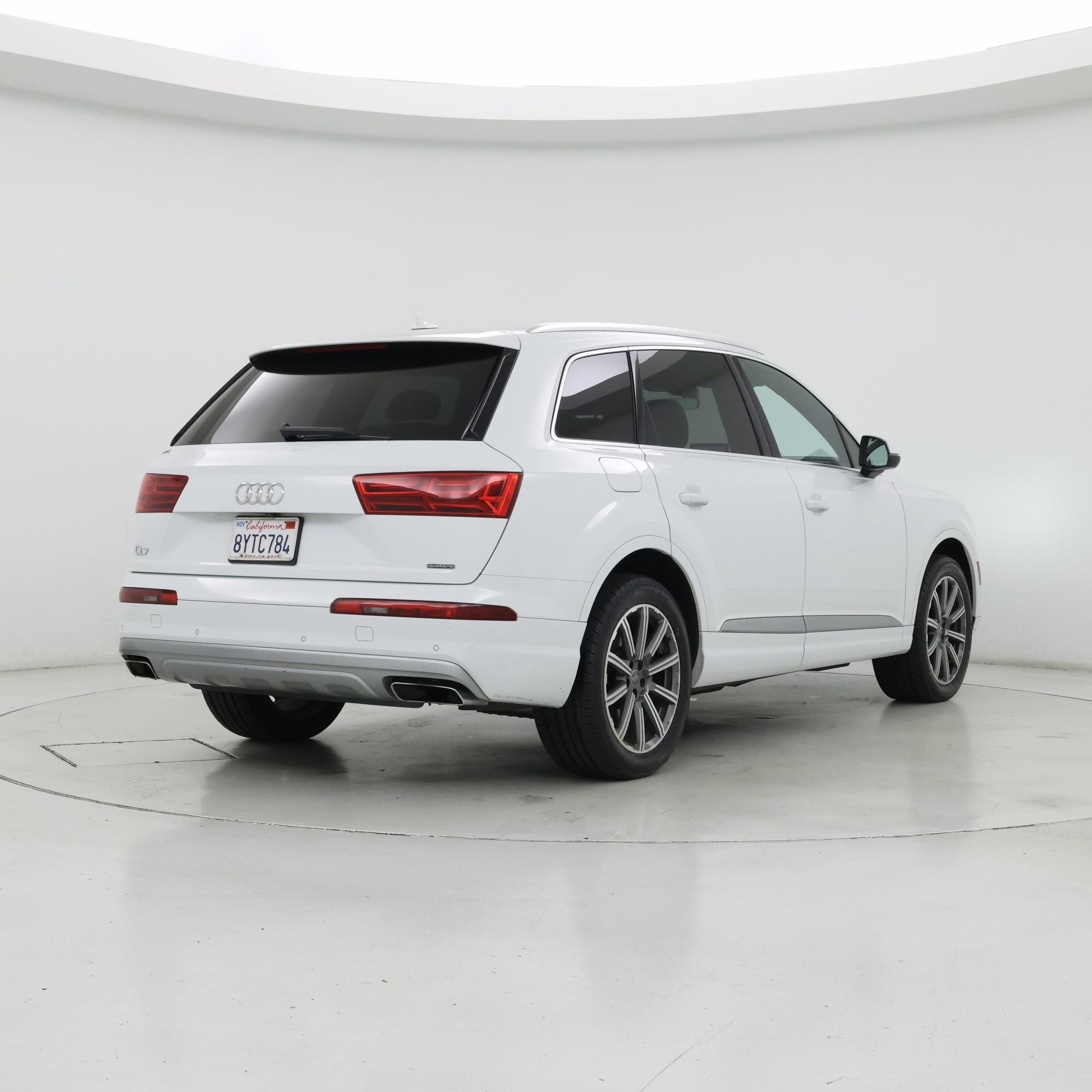 Thumbnail: 2019 Audi Q7 - 8