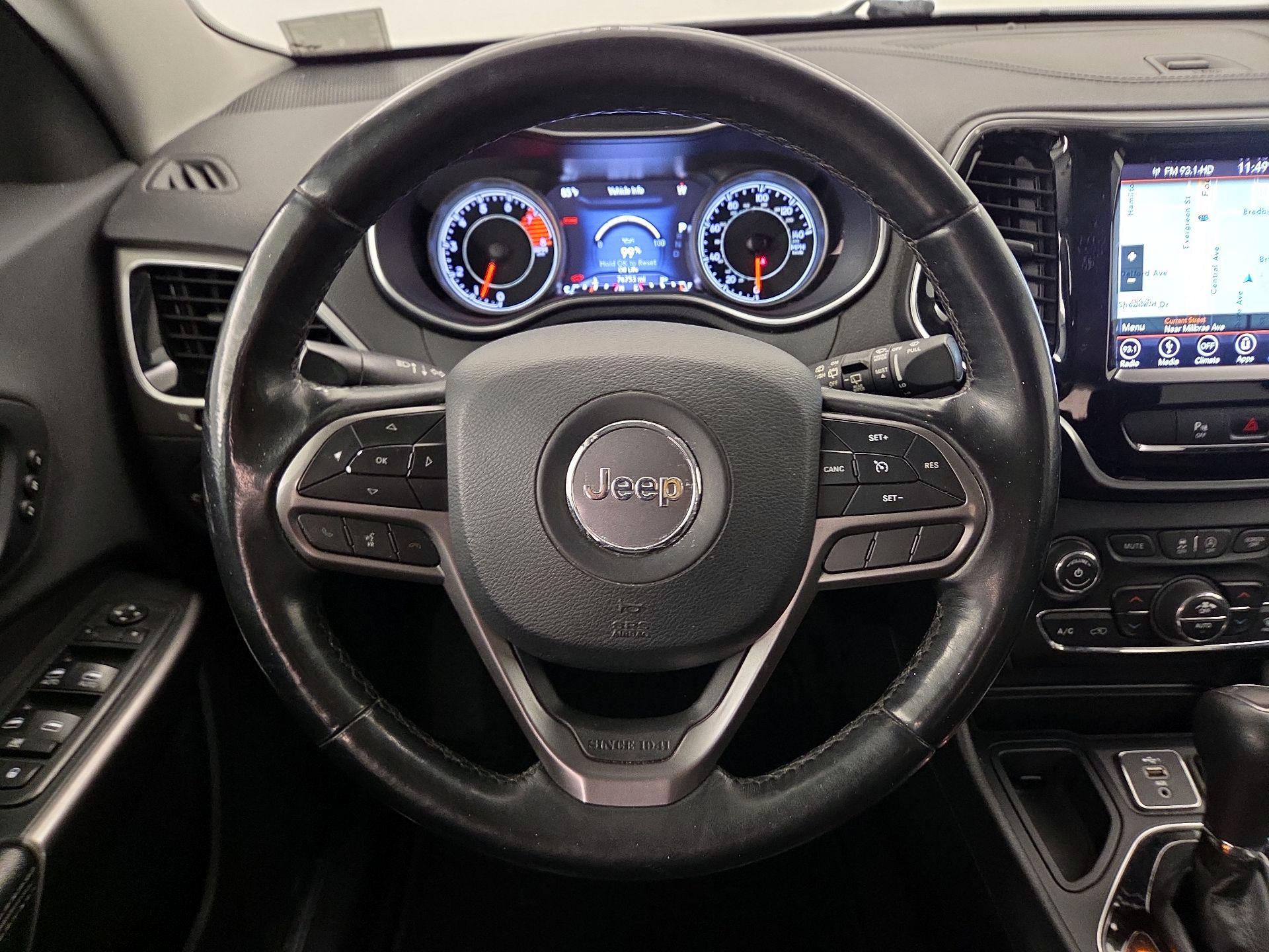 Thumbnail: 2019 Jeep Cherokee - 10