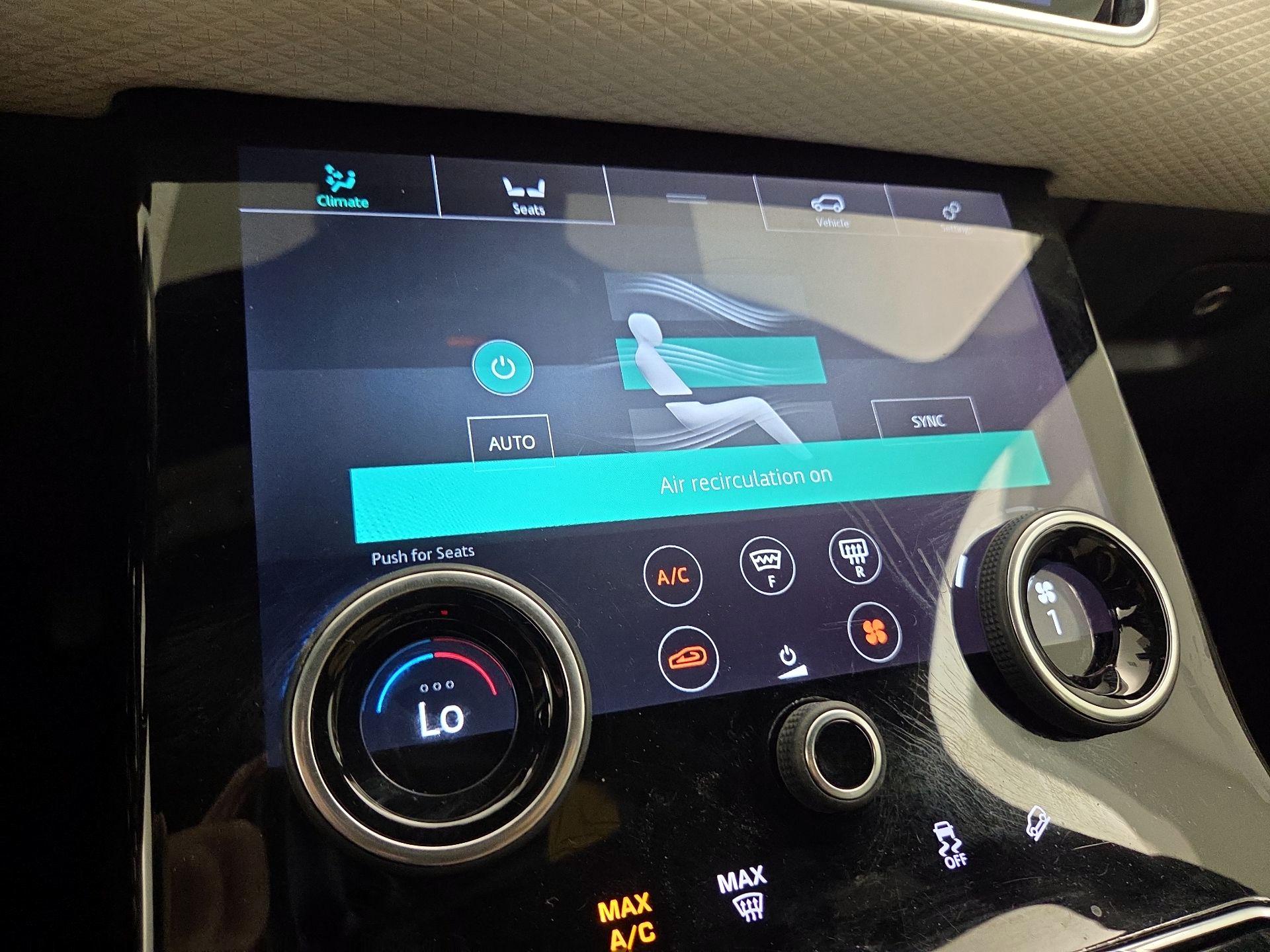 Thumbnail: 2020 Land Rover Range Rover Velar - 17