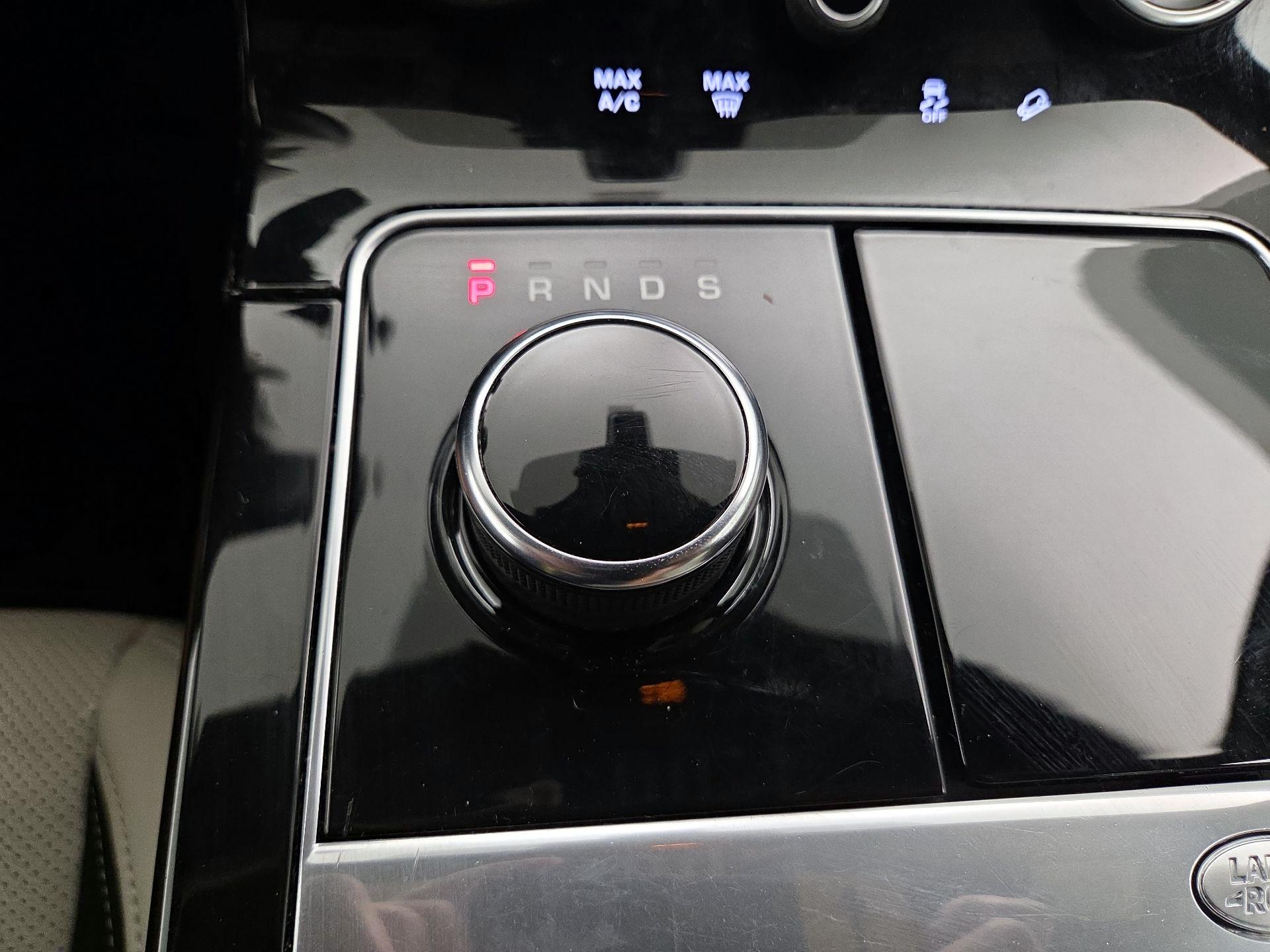 Thumbnail: 2020 Land Rover Range Rover Velar - 18