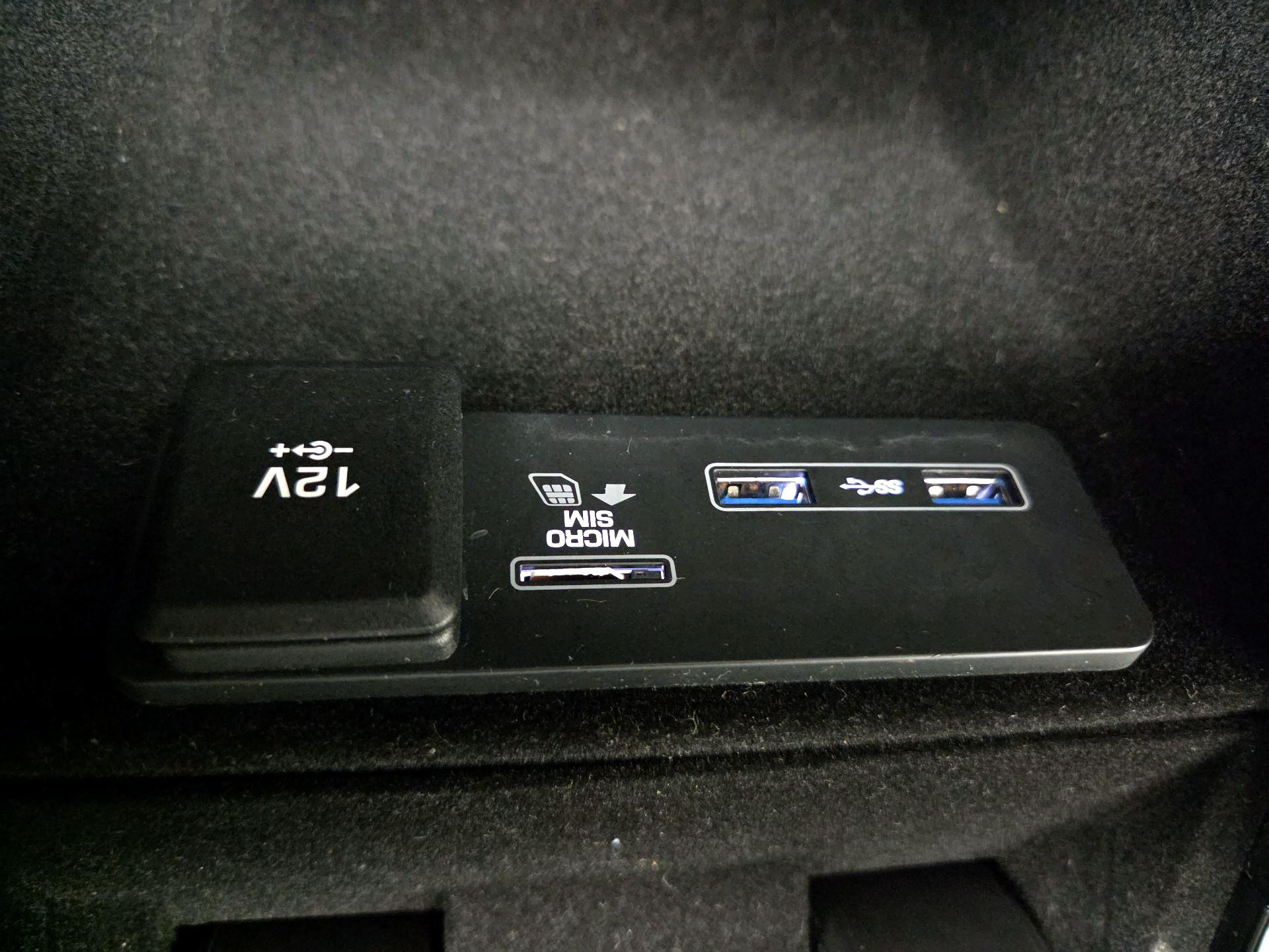 Thumbnail: 2020 Land Rover Range Rover Velar - 19