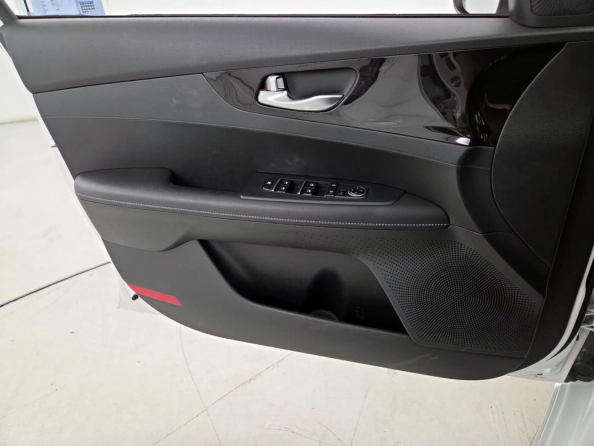 Thumbnail: 2021 Kia Forte - 12