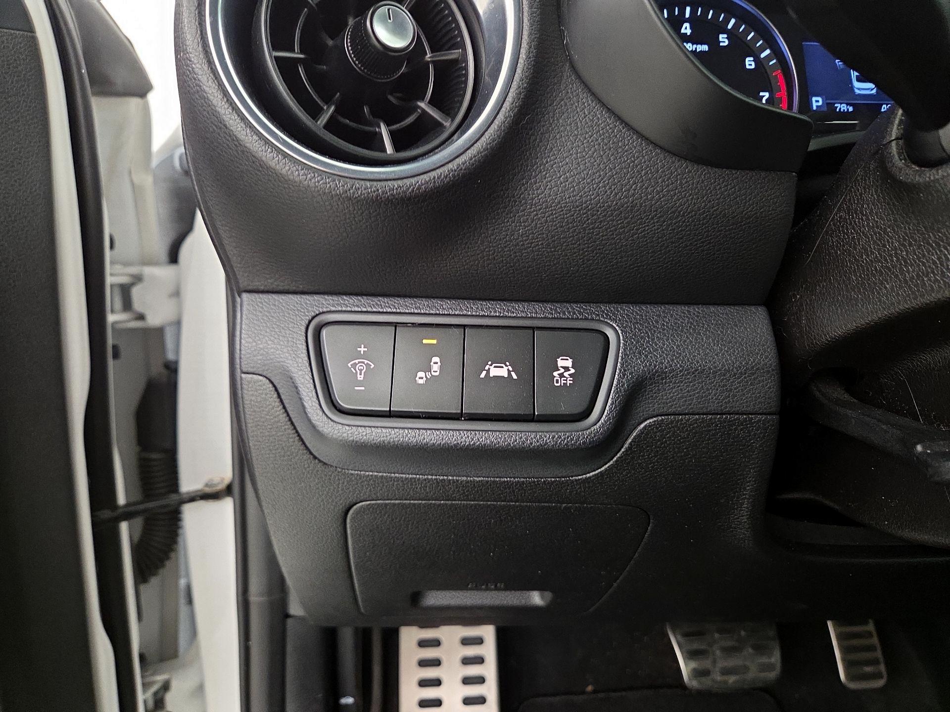 Thumbnail: 2021 Kia Forte - 13