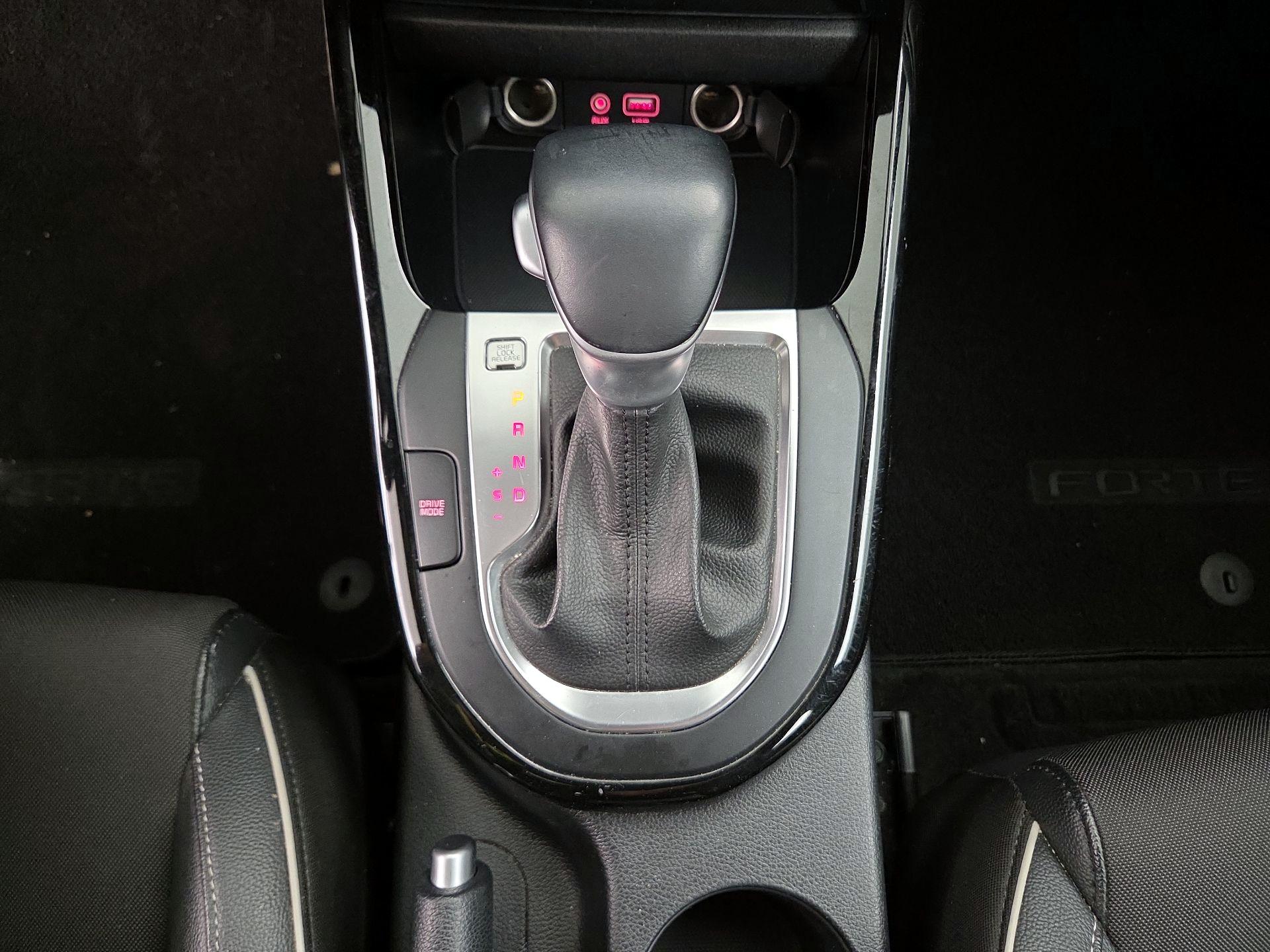 Thumbnail: 2021 Kia Forte - 17