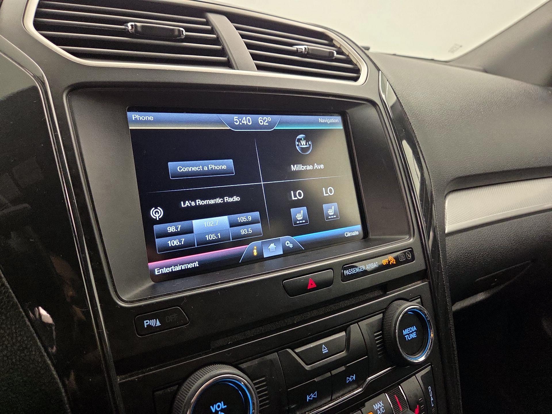 Thumbnail: 2016 Ford Explorer - 16