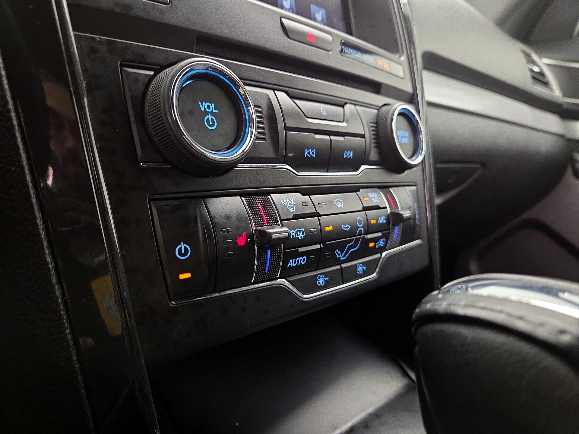 Thumbnail: 2016 Ford Explorer - 17