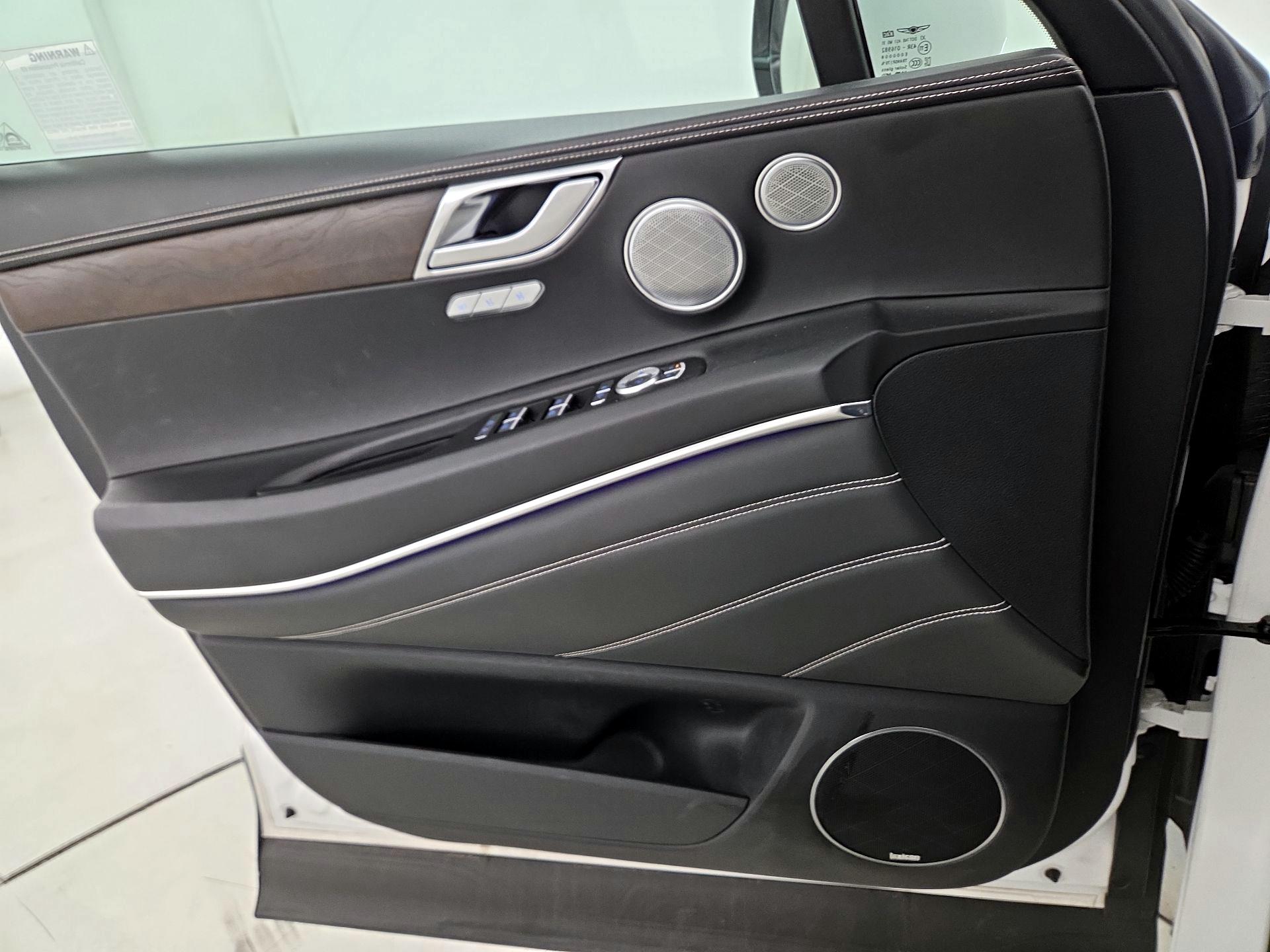 Thumbnail: 2022 Genesis GV80 - 12