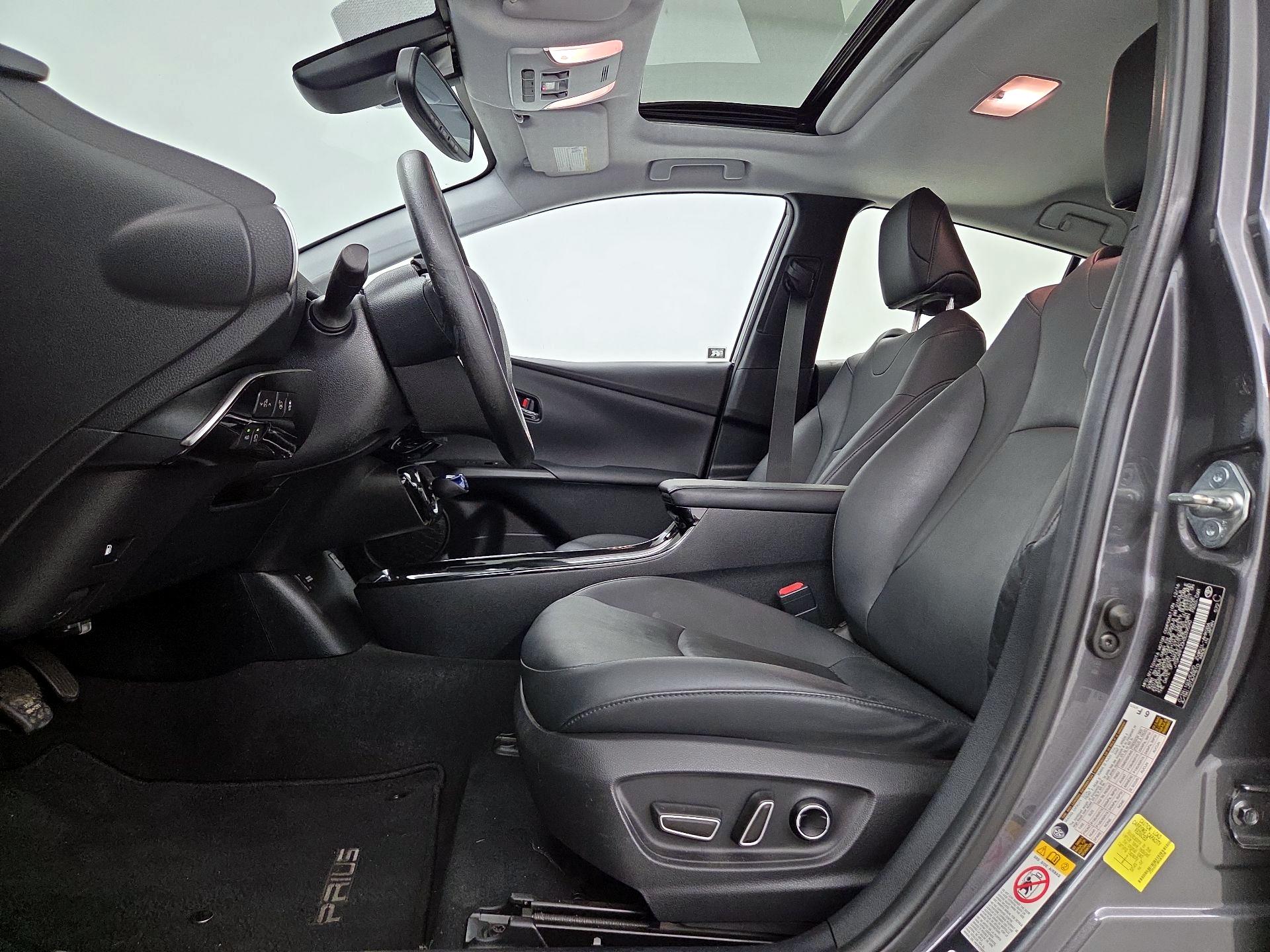 Thumbnail: 2017 Toyota Prius - 11