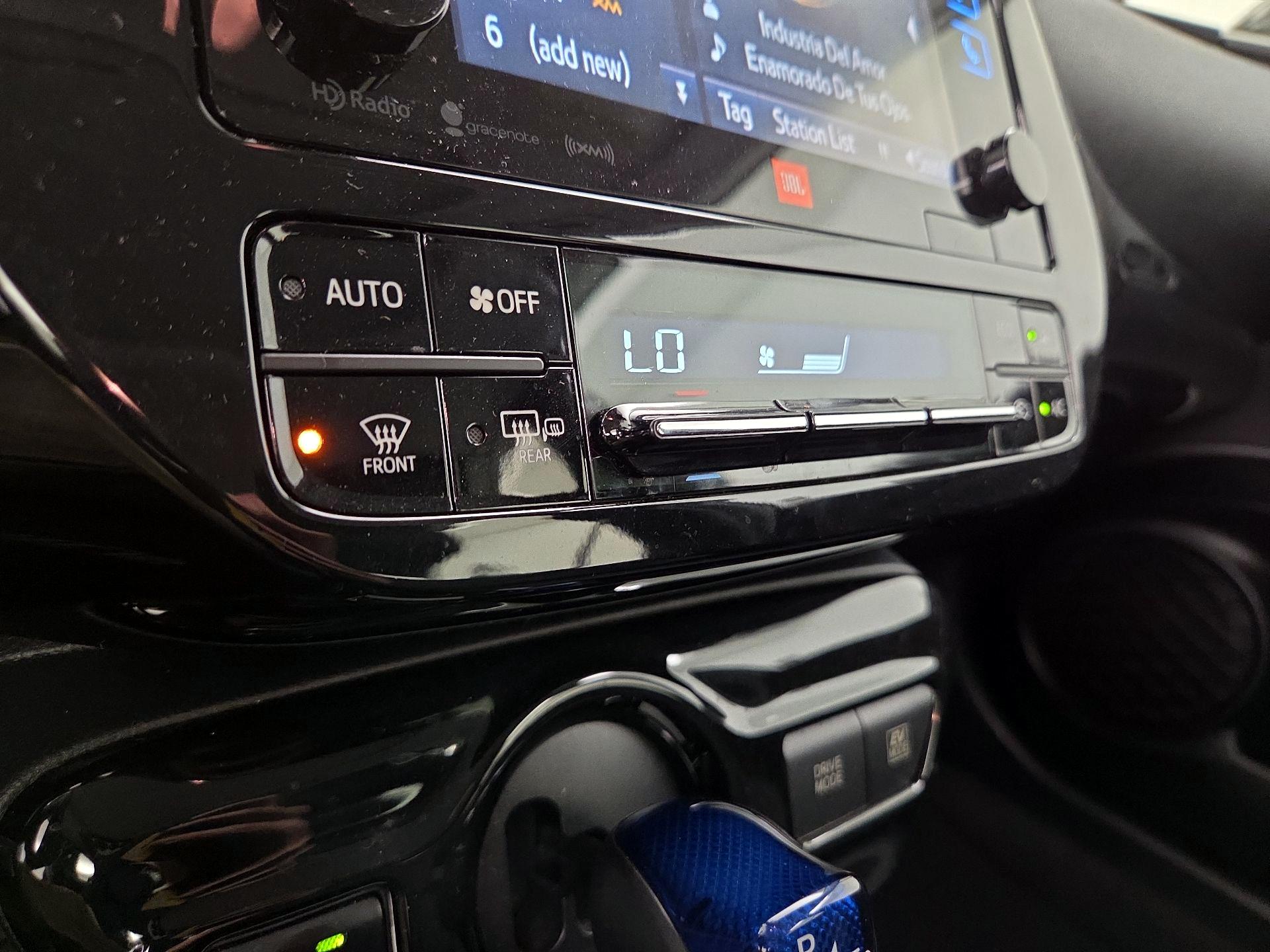 Thumbnail: 2017 Toyota Prius - 17