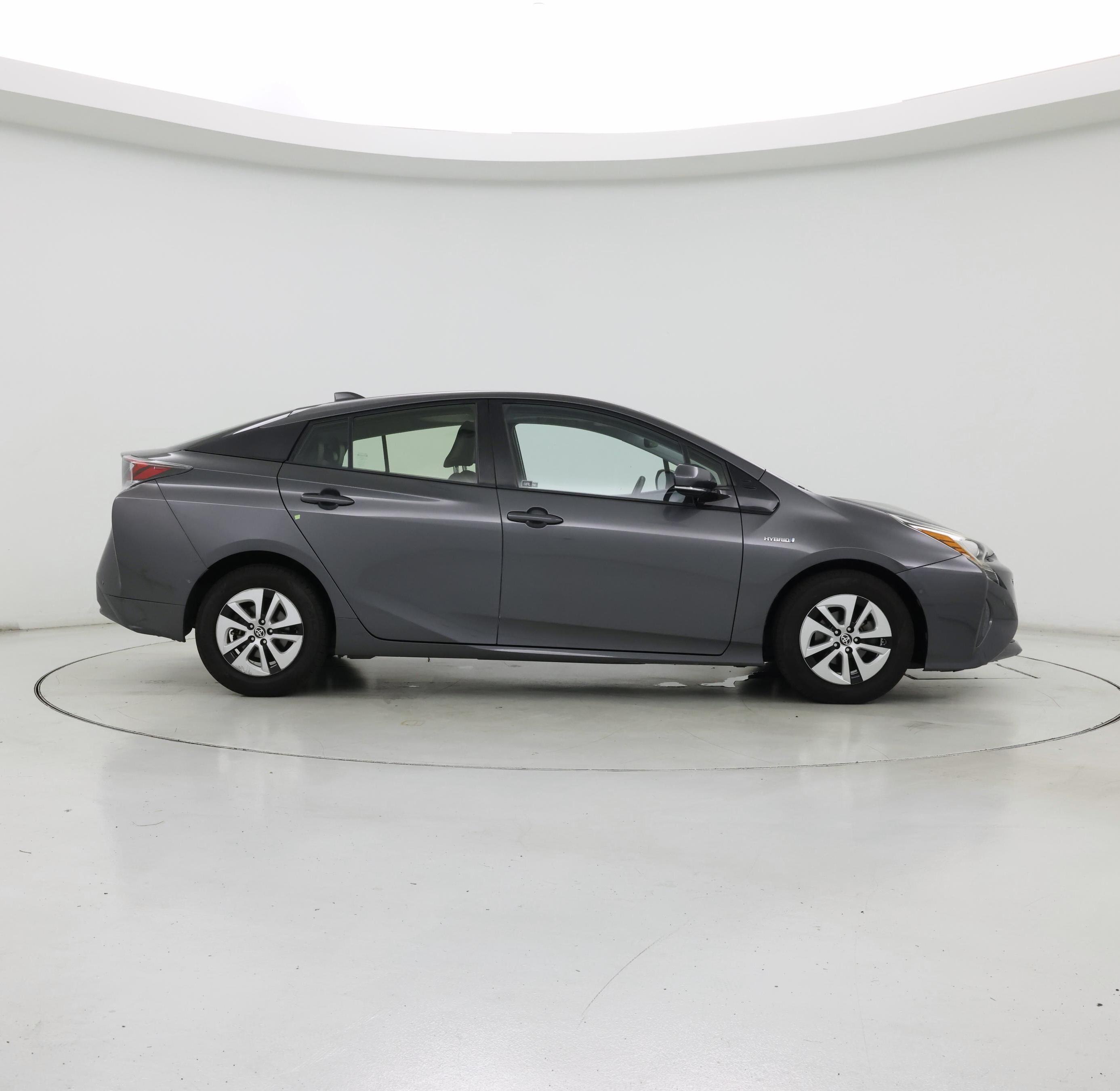 Thumbnail: 2017 Toyota Prius - 7