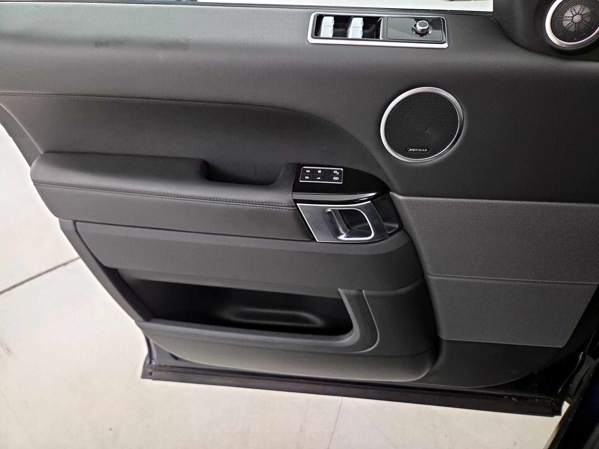 Thumbnail: 2020 Land Rover Range Rover Sport - 12