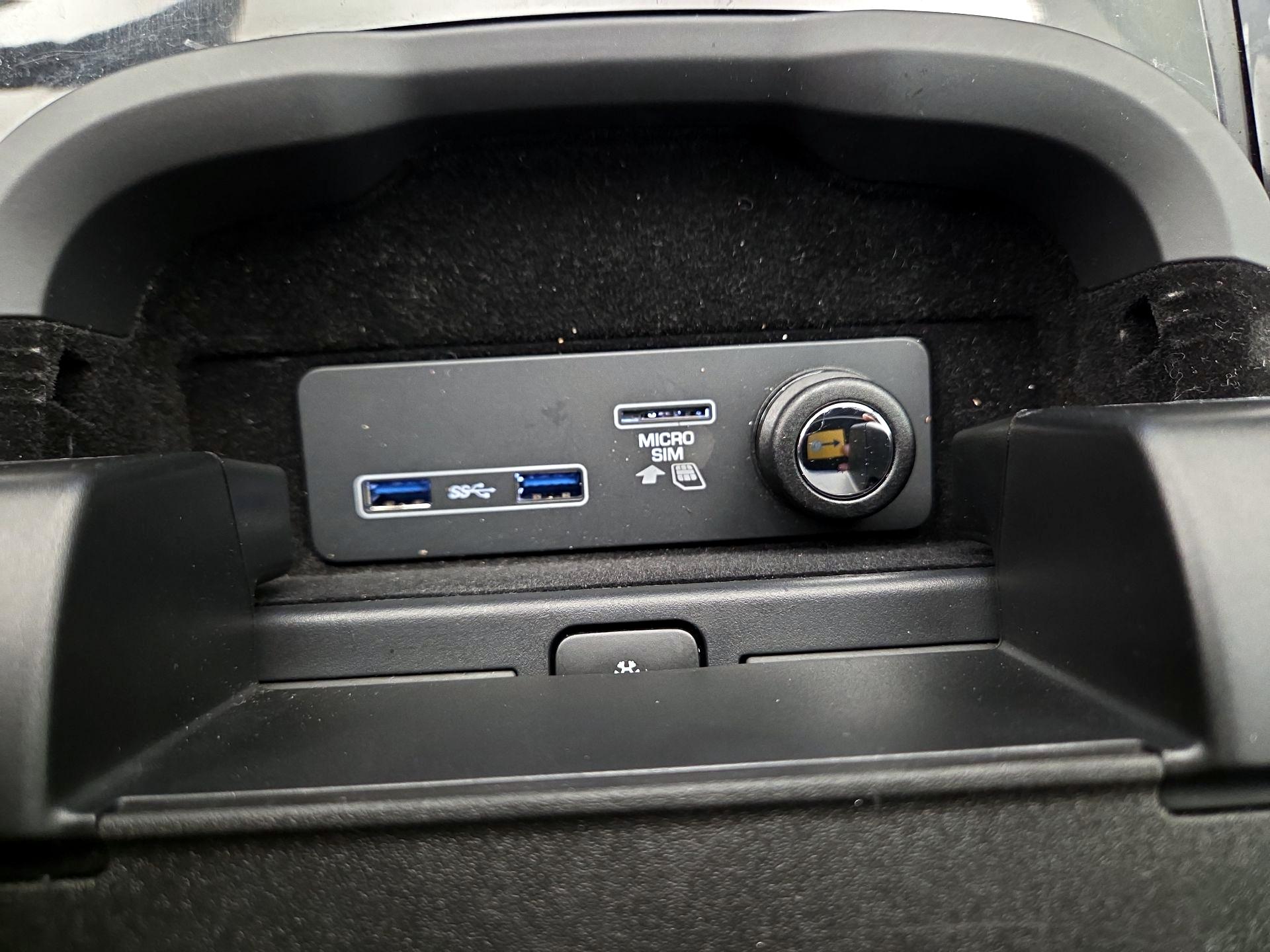 Thumbnail: 2020 Land Rover Range Rover Sport - 19