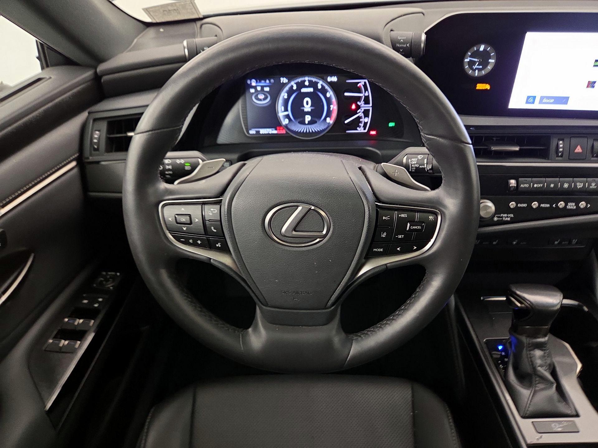 Thumbnail: 2023 Lexus ES - 10