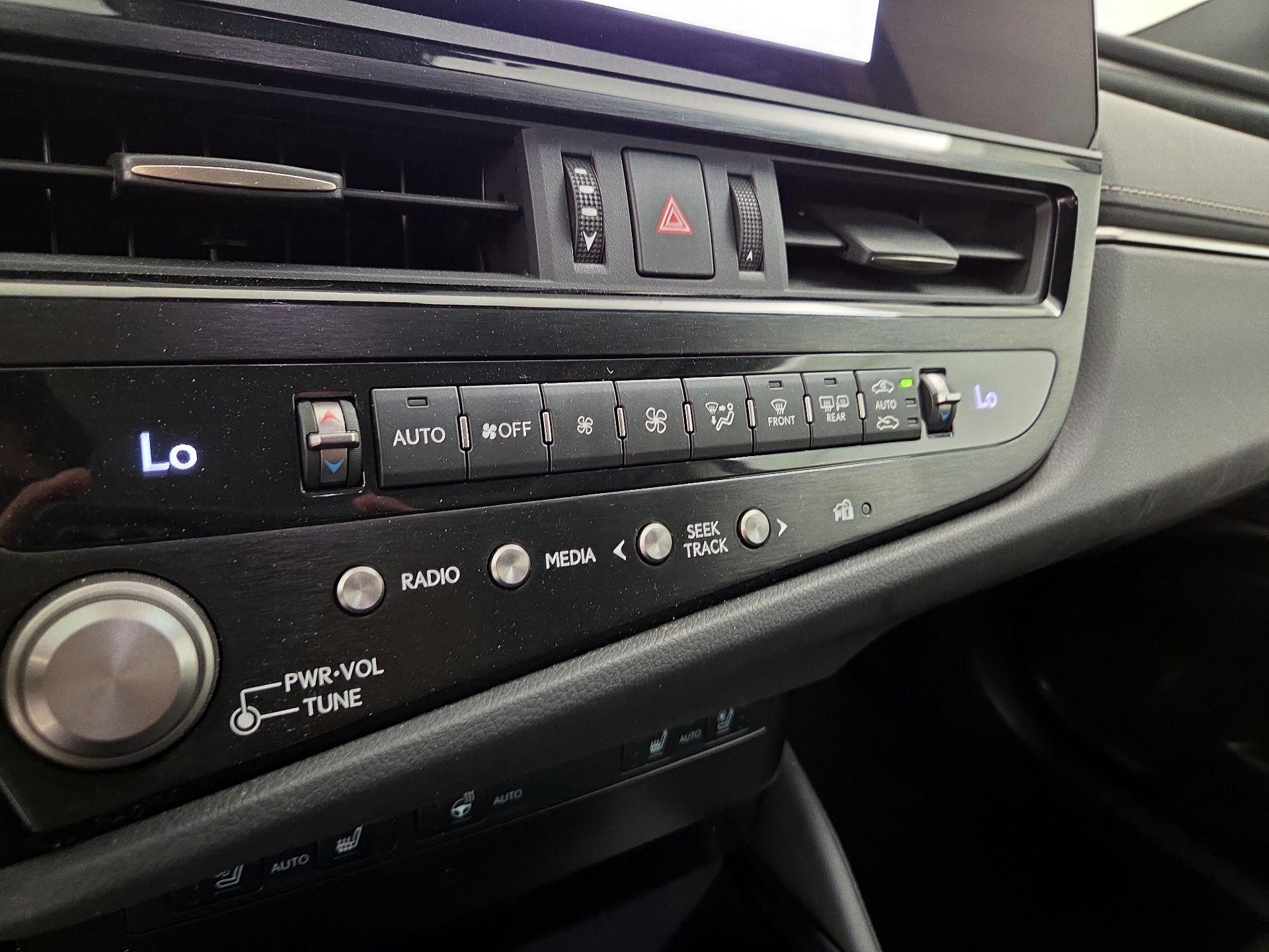 Thumbnail: 2023 Lexus ES - 16