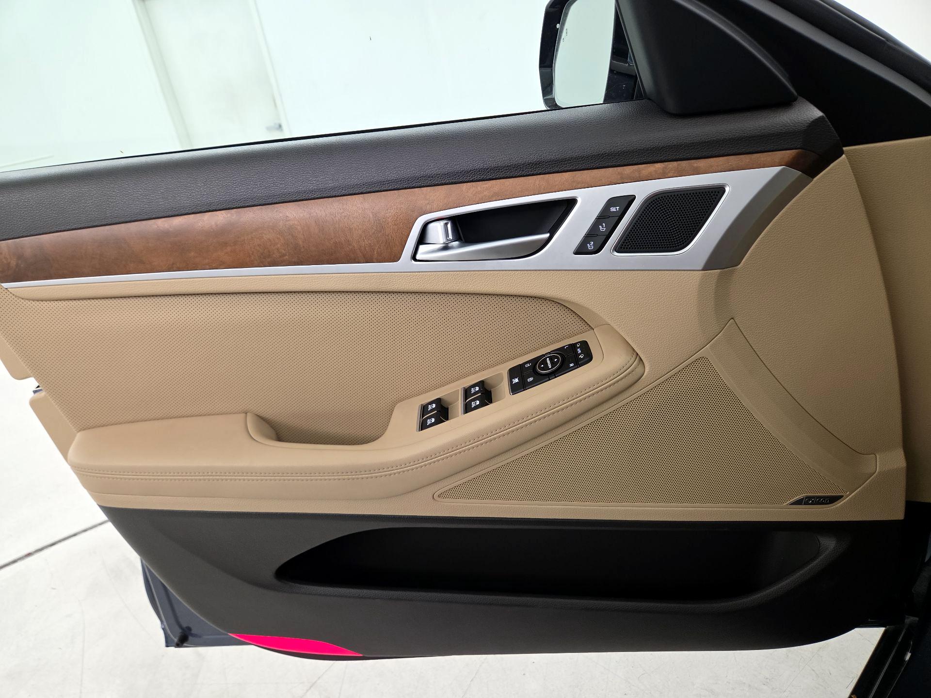 Thumbnail: 2016 Hyundai Genesis - 12