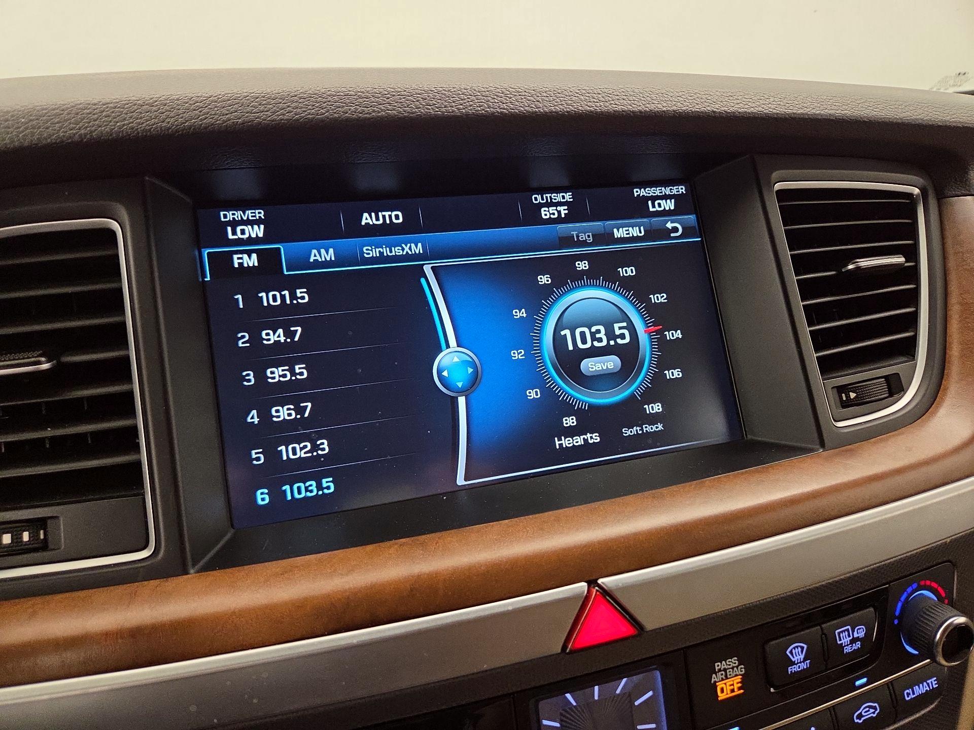 Thumbnail: 2016 Hyundai Genesis - 16
