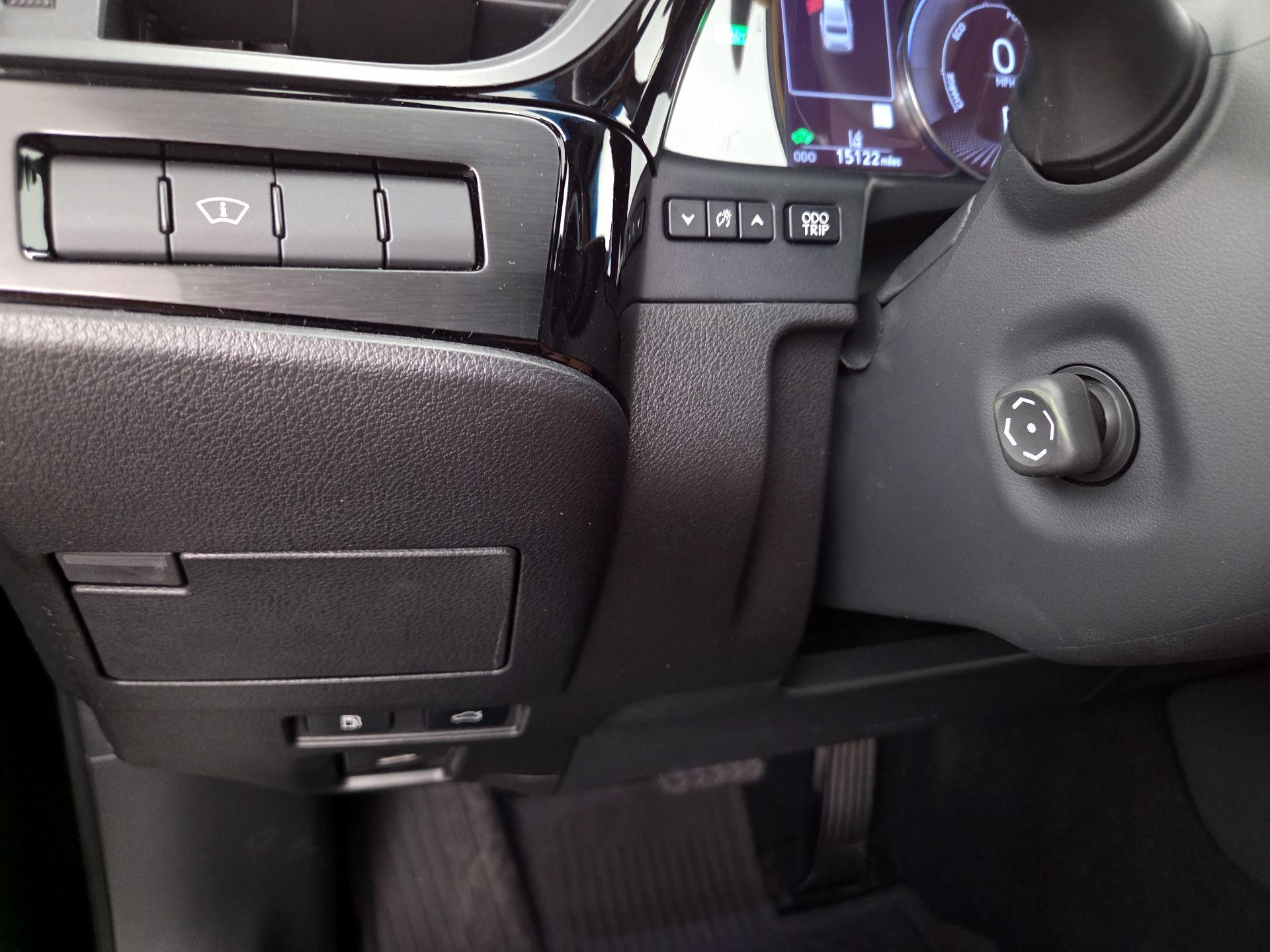 Thumbnail: 2024 Lexus ES - 13