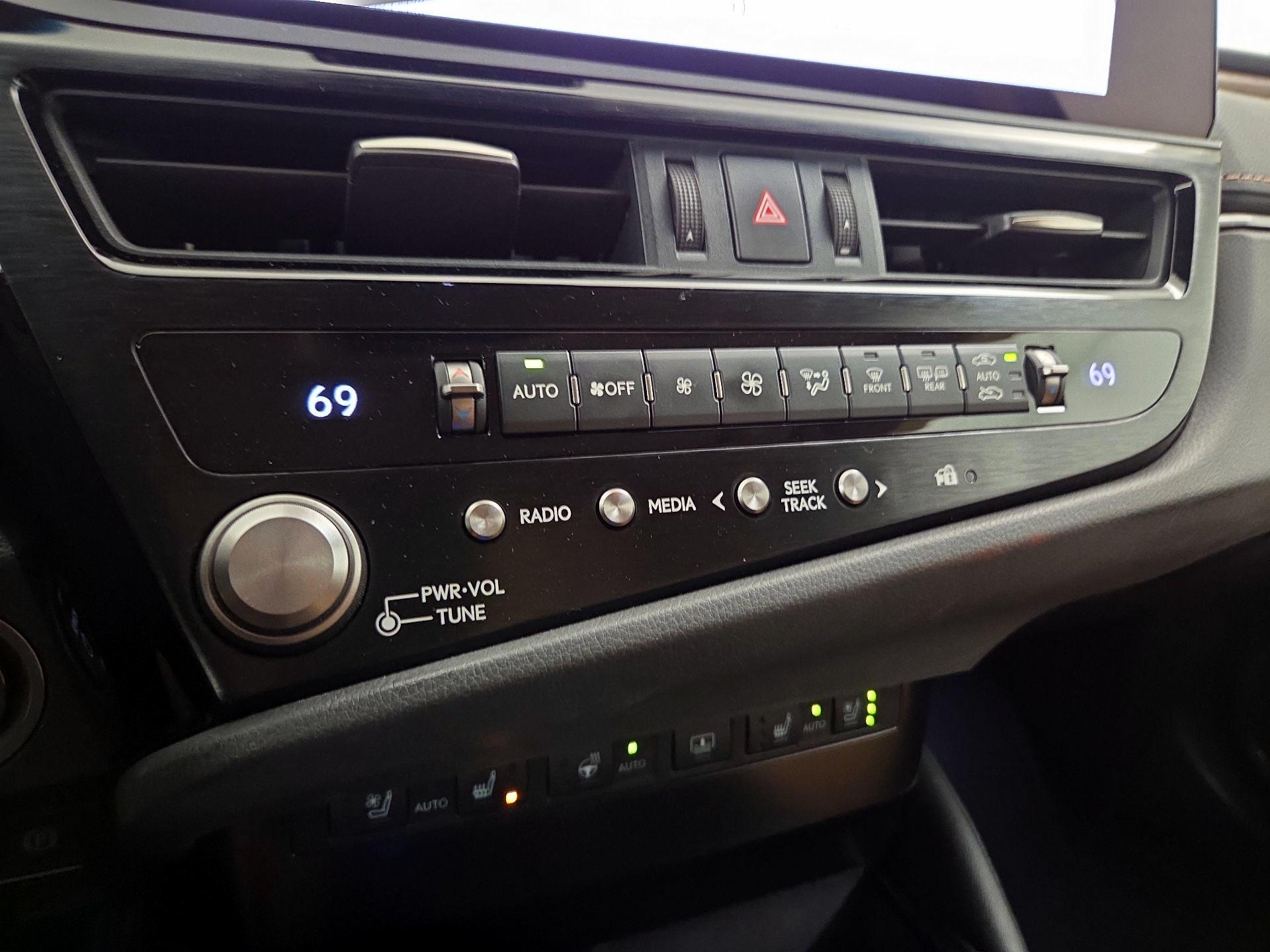 Thumbnail: 2024 Lexus ES - 16