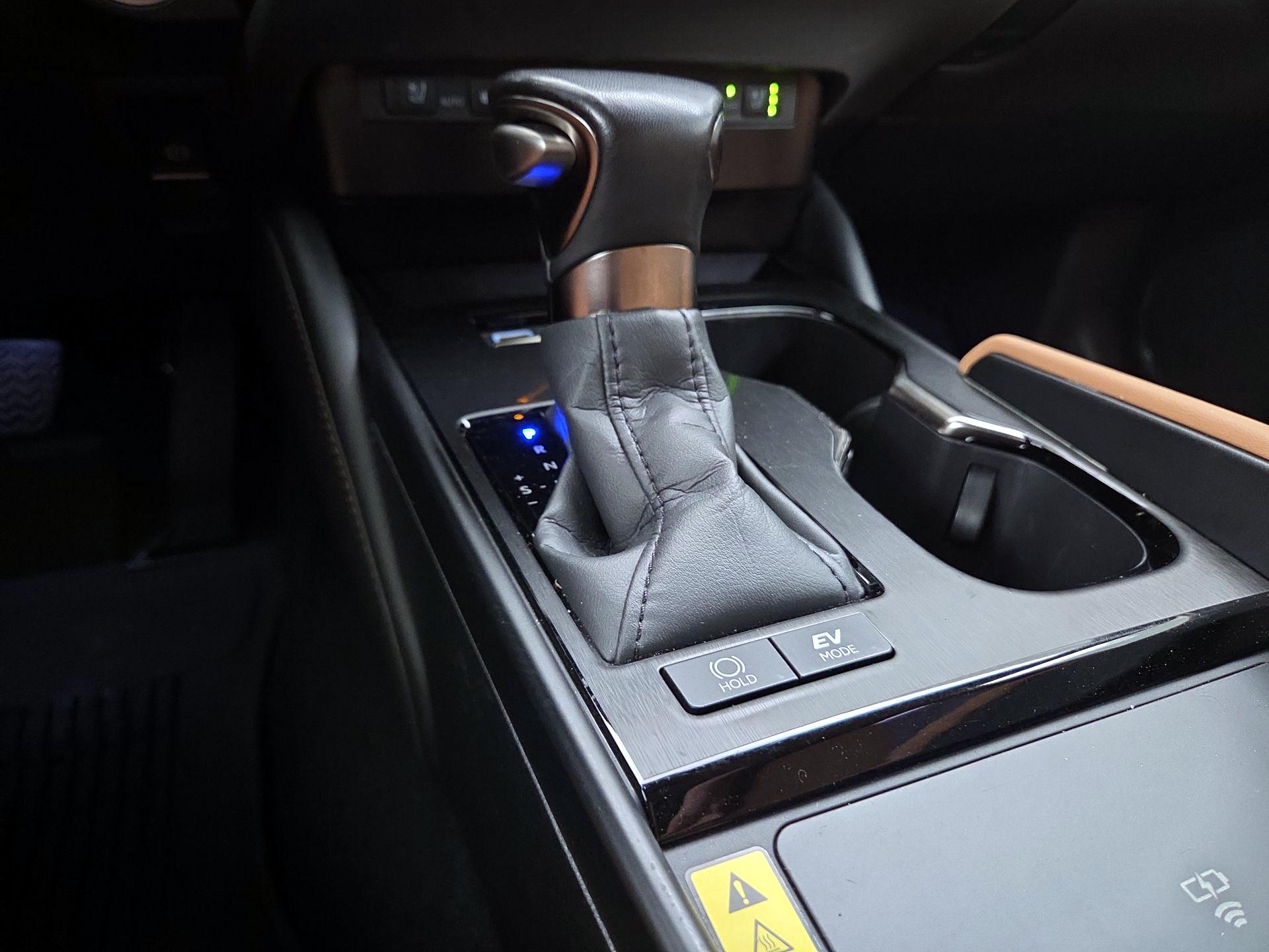 Thumbnail: 2024 Lexus ES - 17