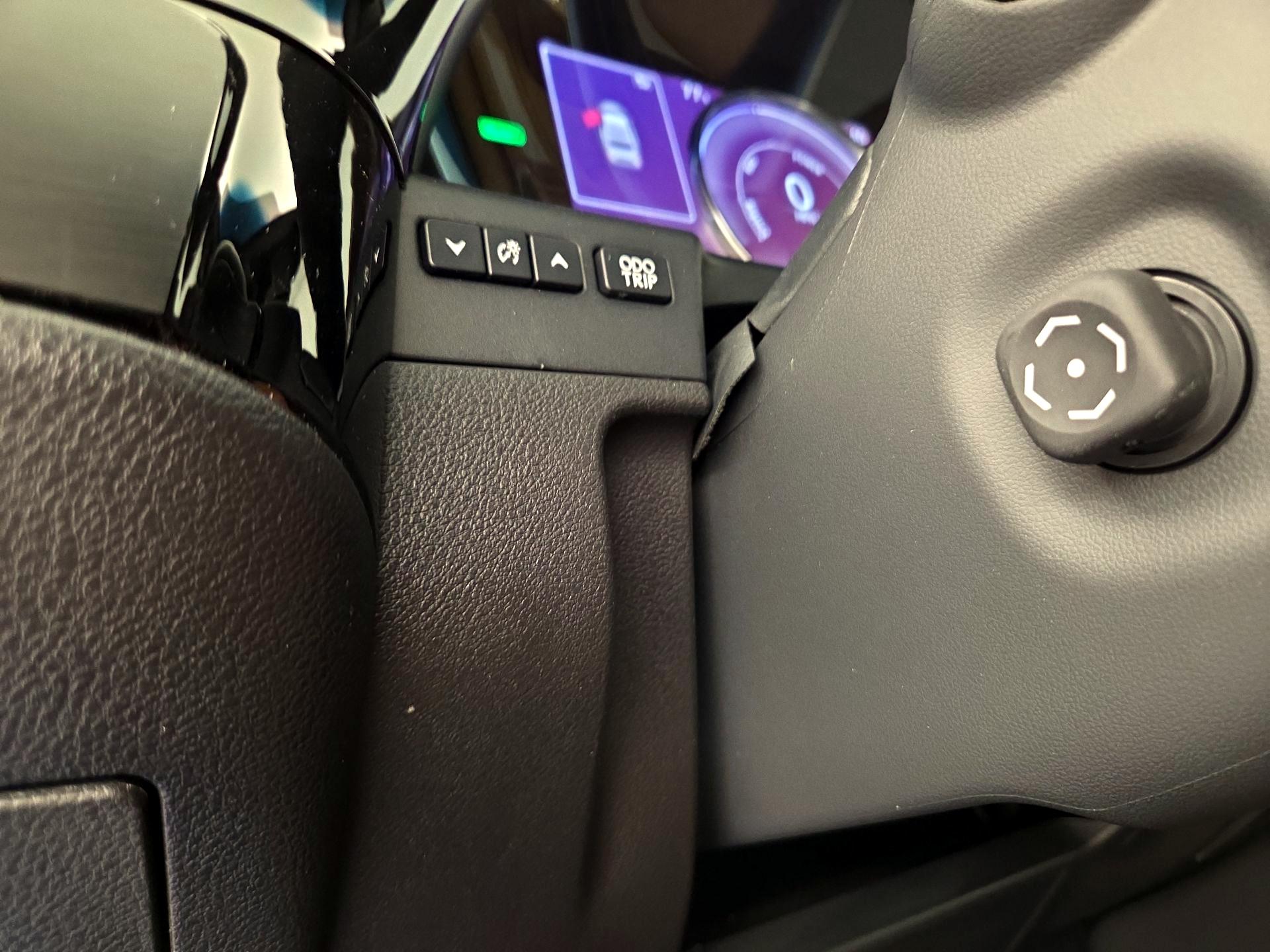 Thumbnail: 2024 Lexus ES - 13