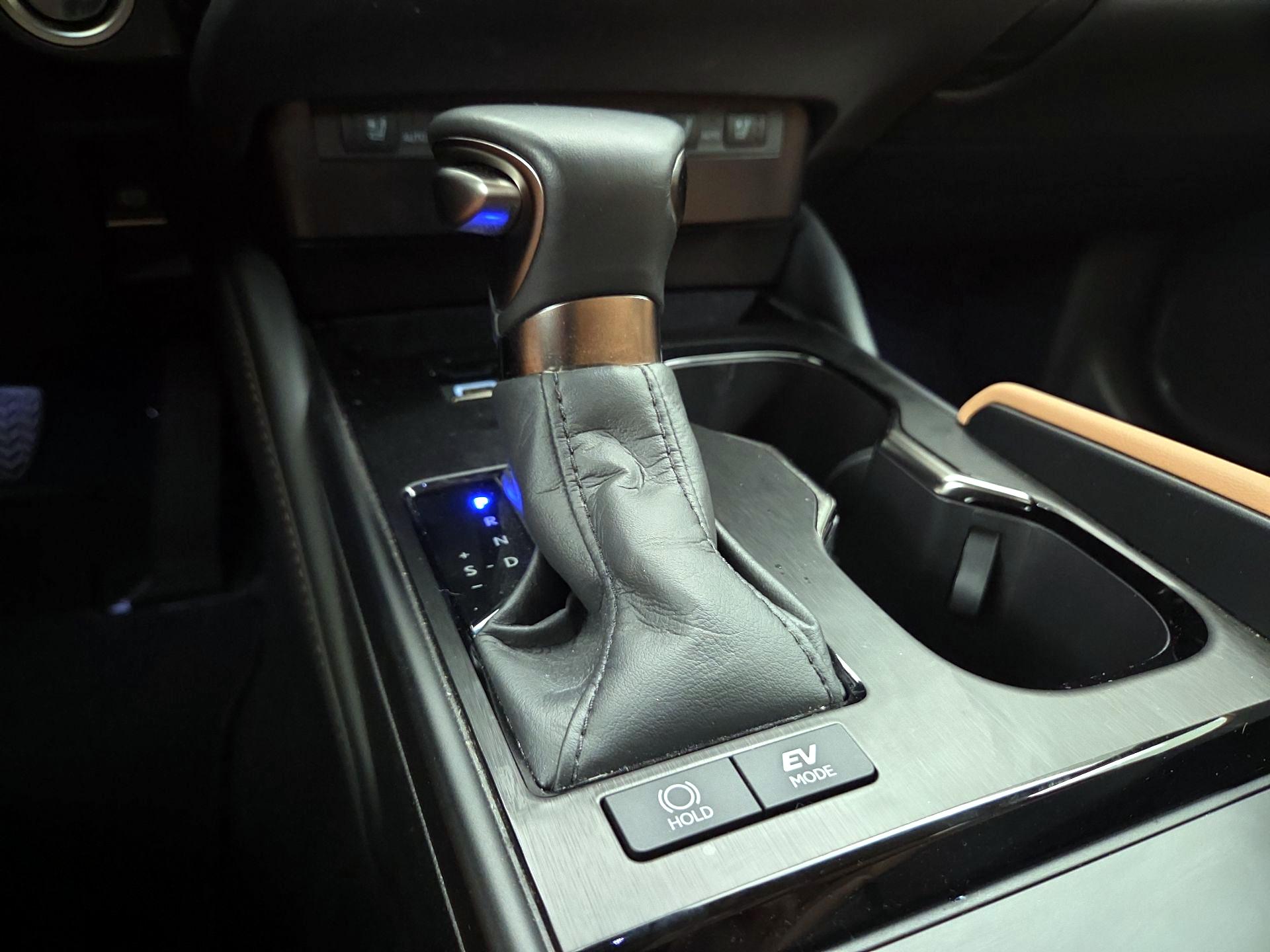 Thumbnail: 2024 Lexus ES - 17