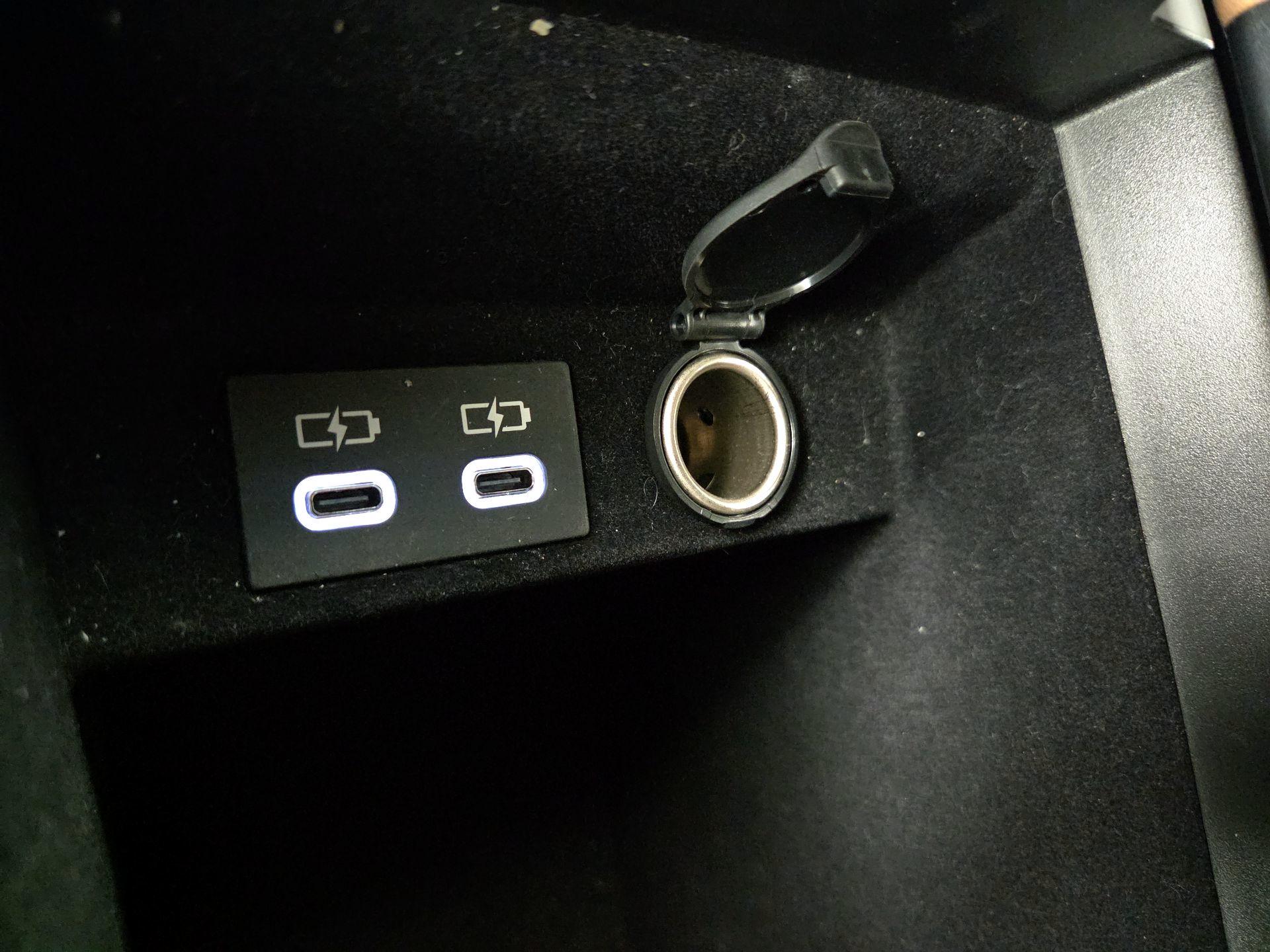 Thumbnail: 2024 Lexus ES - 18