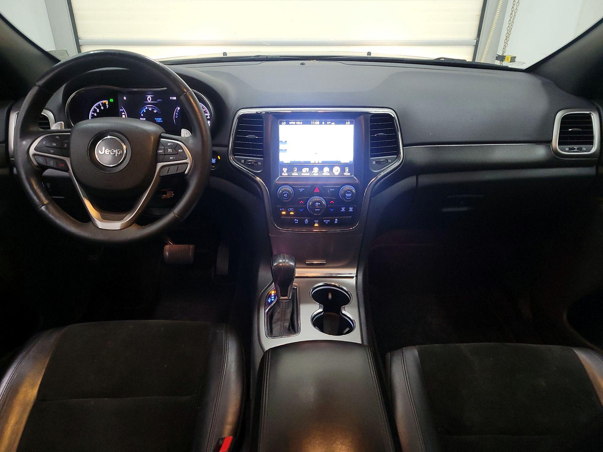 Thumbnail: 2017 Jeep Grand Cherokee - 9