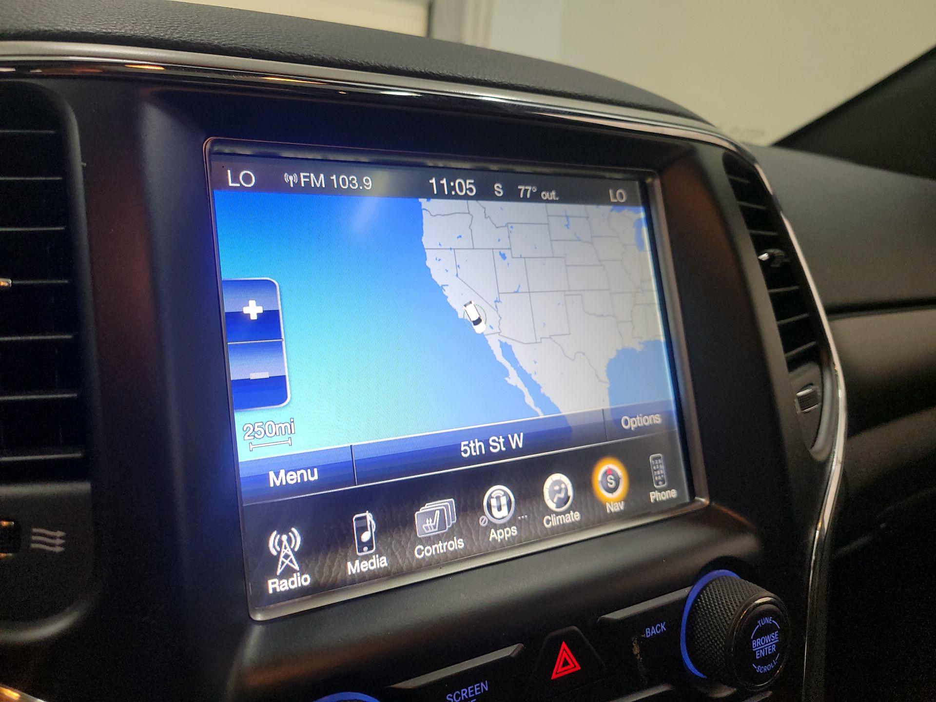 Thumbnail: 2017 Jeep Grand Cherokee - 14