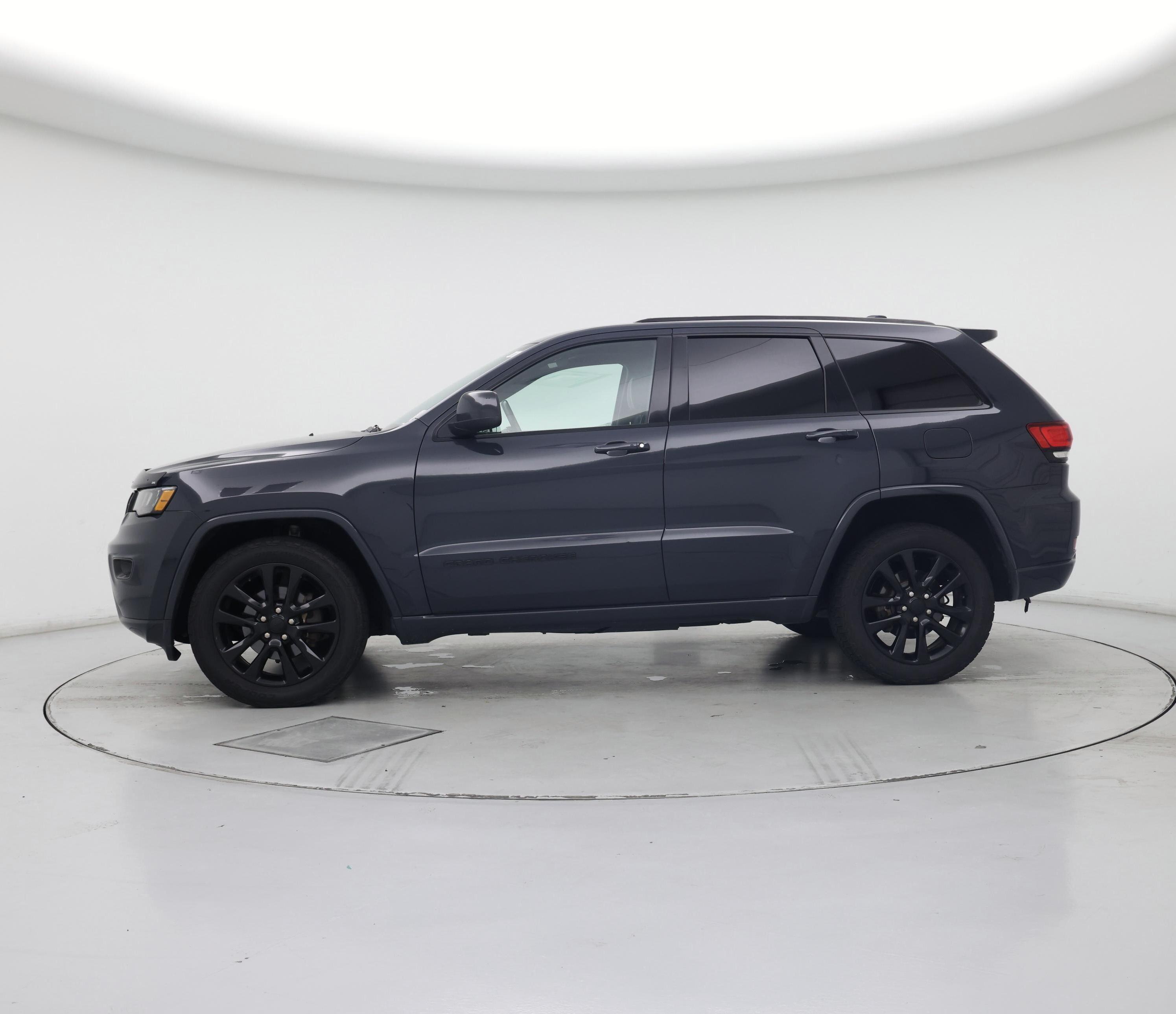 Thumbnail: 2017 Jeep Grand Cherokee - 3