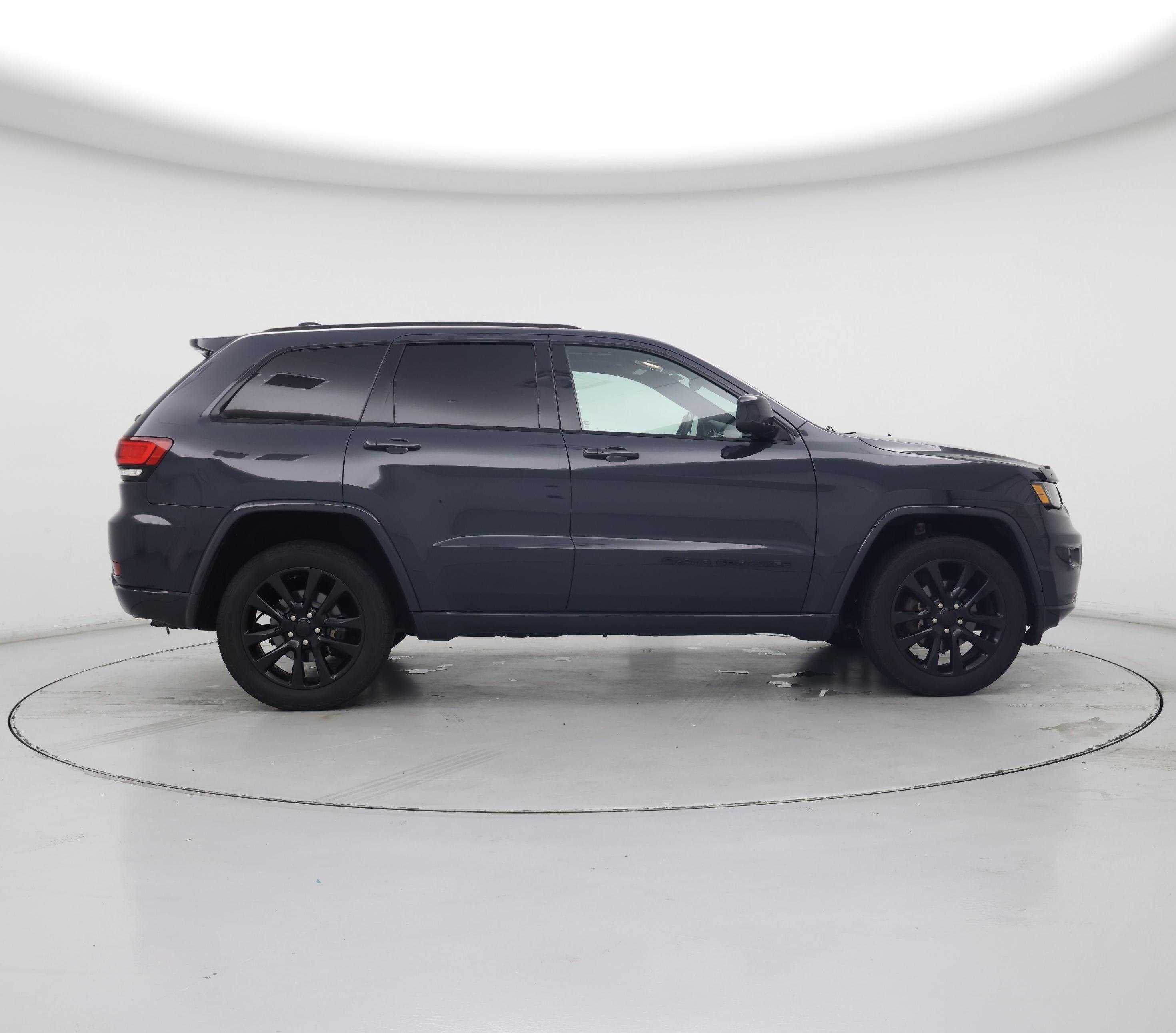 Thumbnail: 2017 Jeep Grand Cherokee - 7