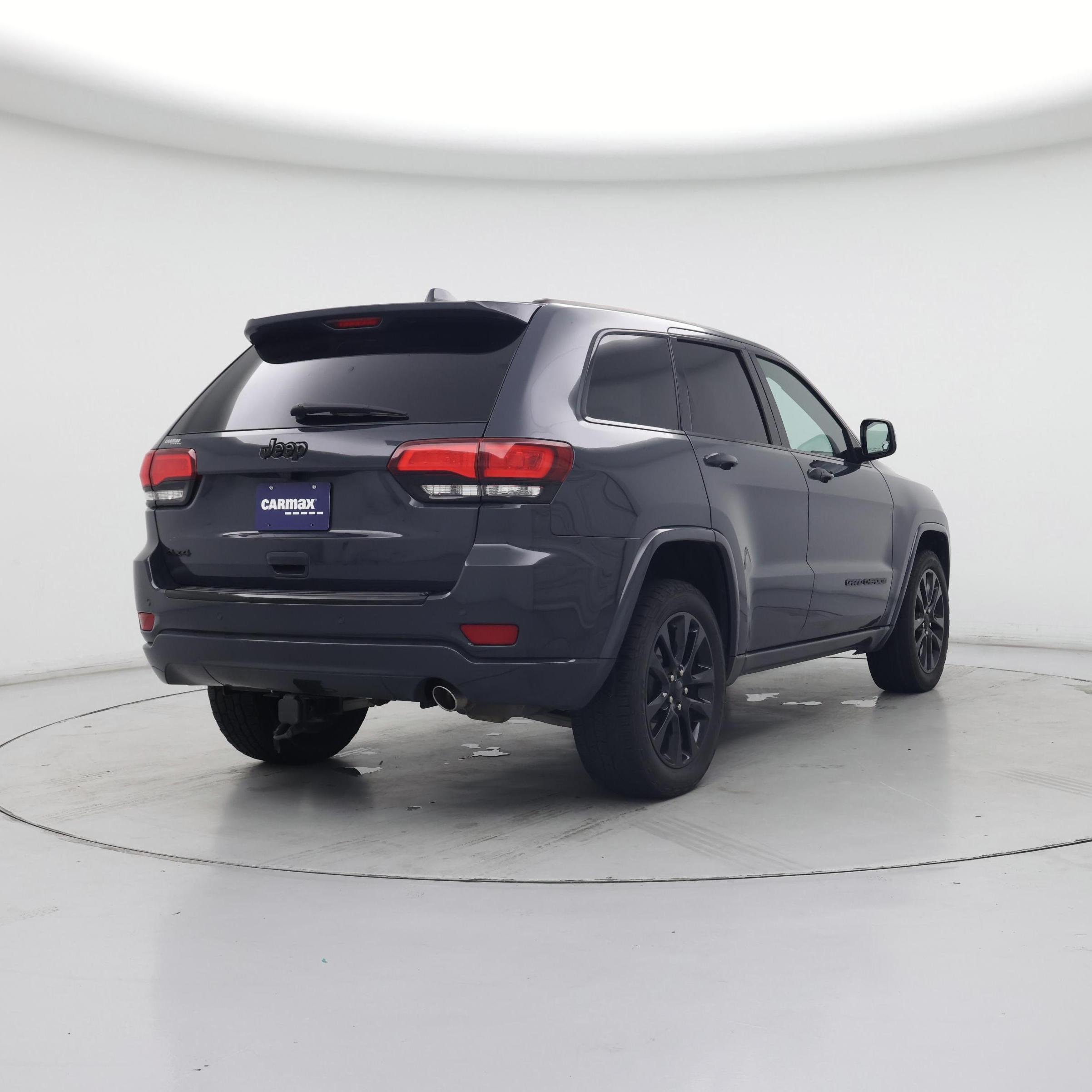 Thumbnail: 2017 Jeep Grand Cherokee - 8
