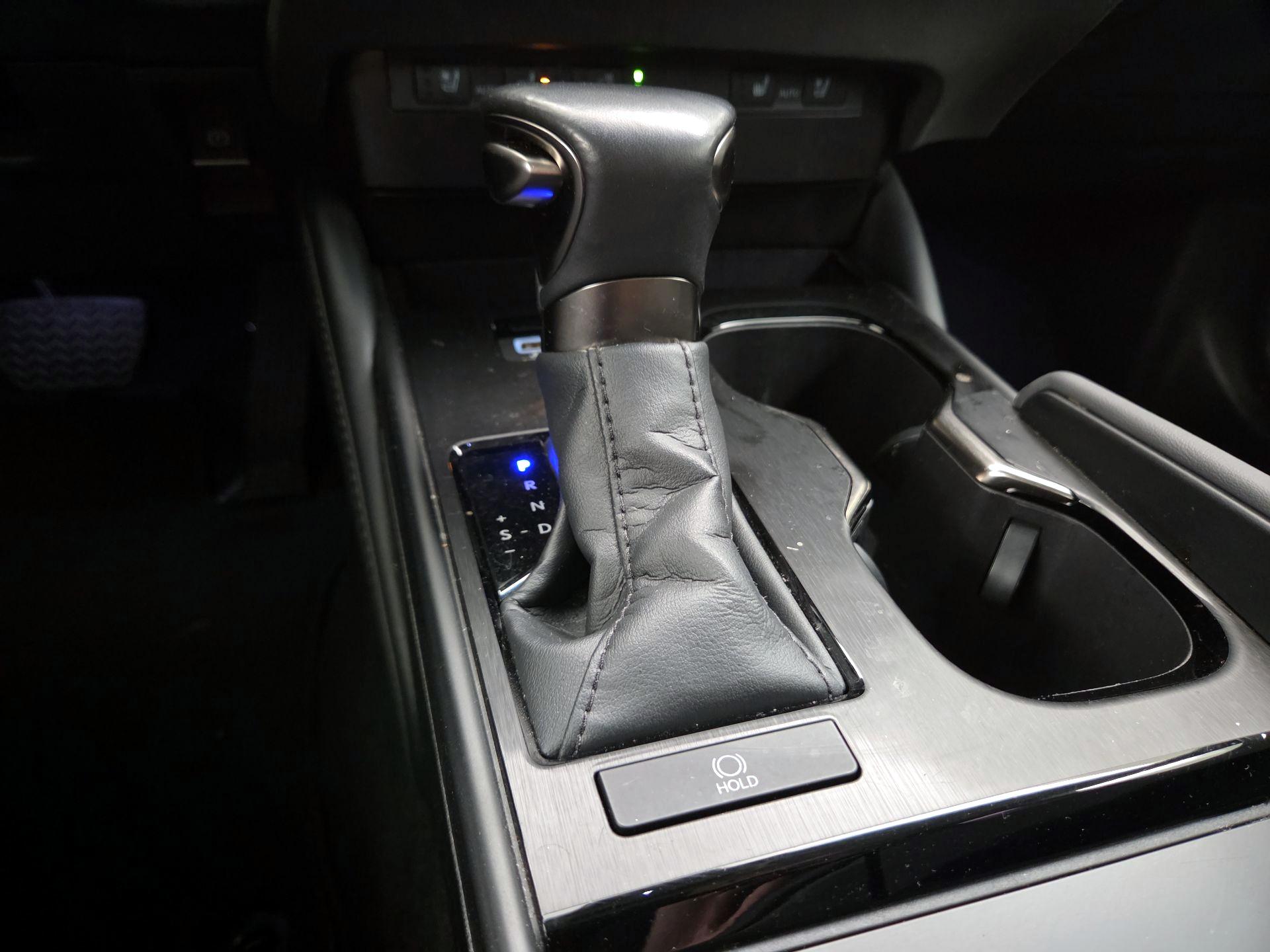 Thumbnail: 2024 Lexus ES - 17