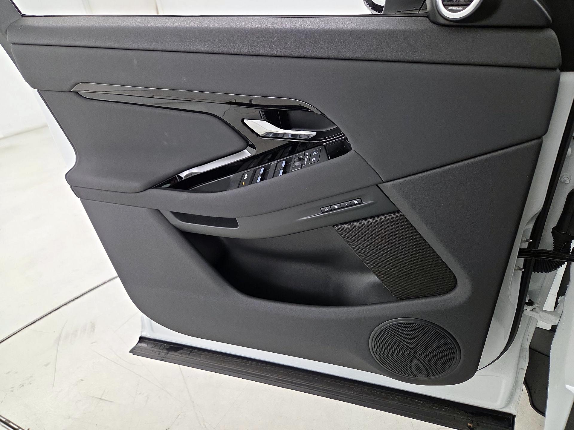 Thumbnail: 2024 Land Rover Range Rover Evoque - 12