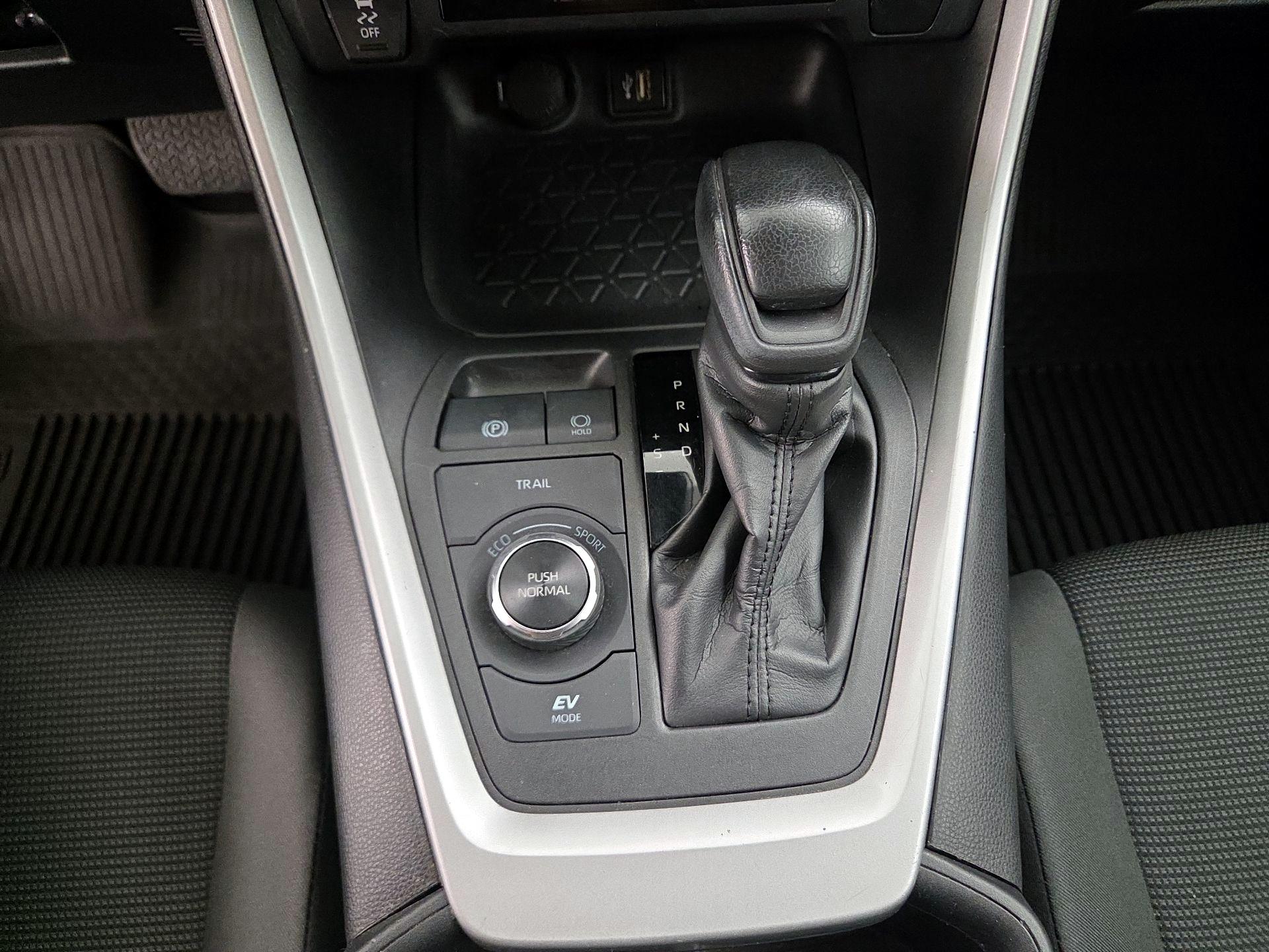 Thumbnail: 2024 Toyota RAV4 - 17