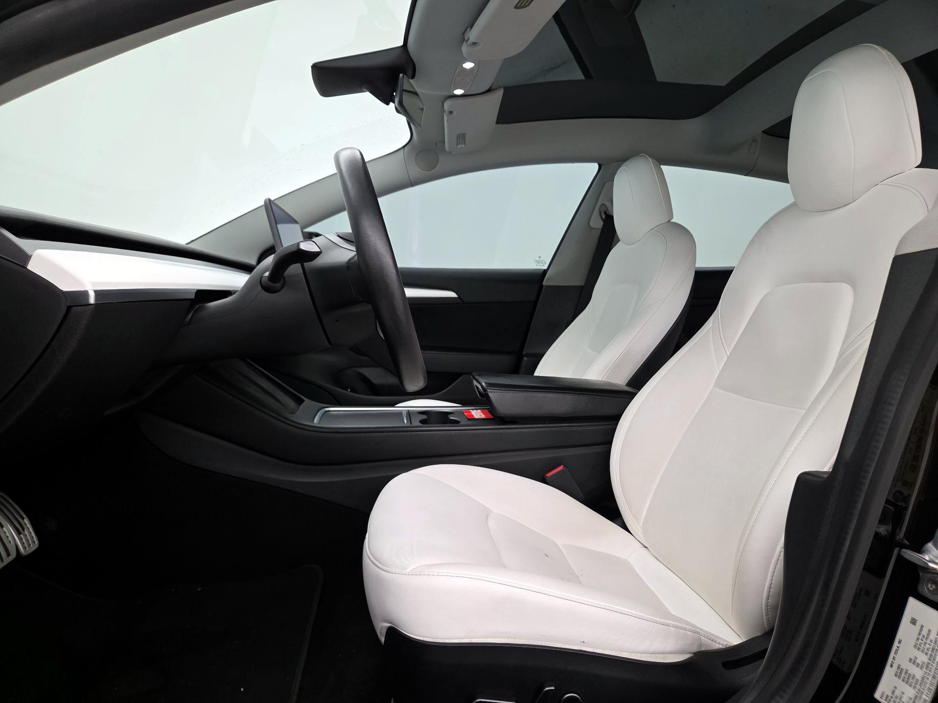 Thumbnail: 2021 Tesla Model 3 - 11